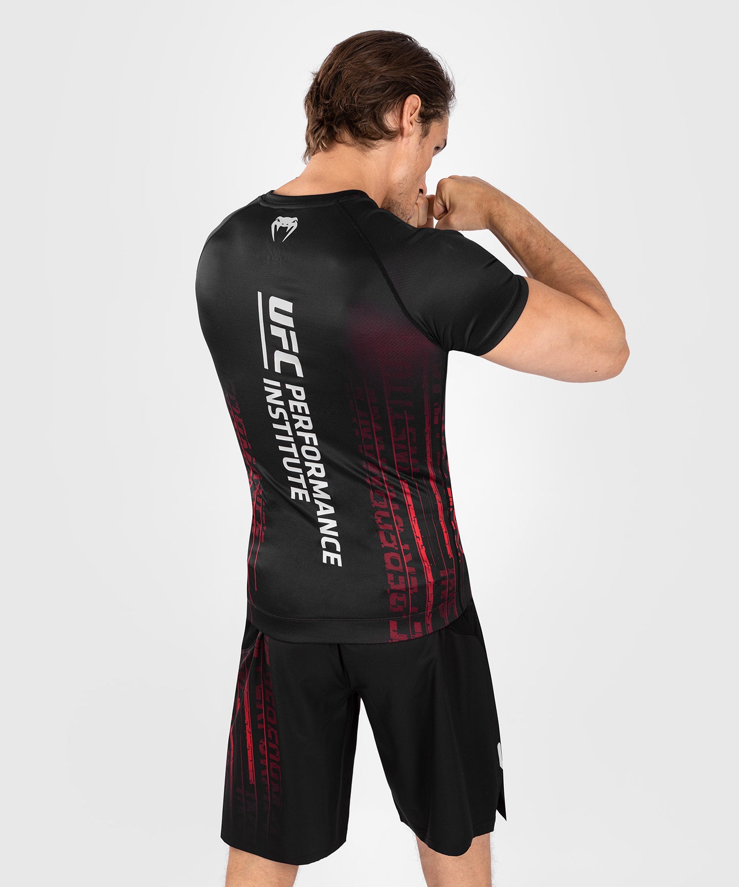 UFC Venum Performance Institute 2.0 Kurzarm-Rashguard für Männer - Schwarz/Rot