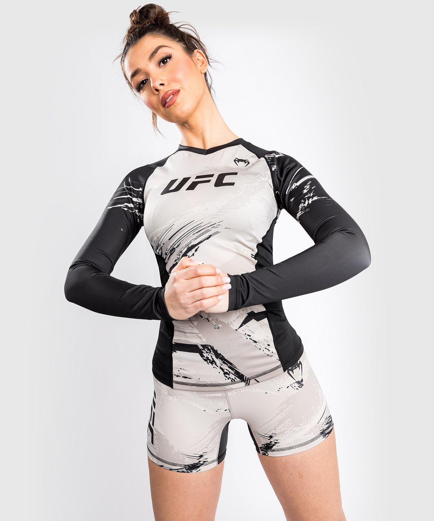 Venum Authentic Fight Week 2.0 UFC Compression T-Shirt - Langarm - Damen - Sand/Schwarz