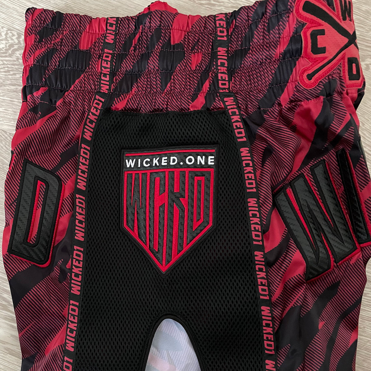 Wicked One Offensive Pantalones de Muay Thai - Rojo