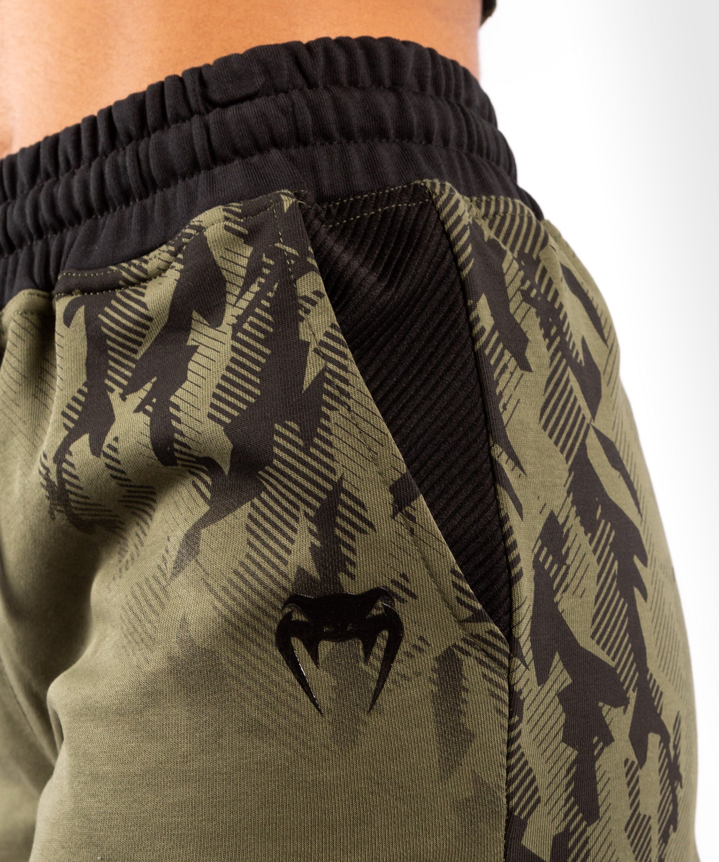 UFC Venum Authentic Fight Week Damen Shorts - Khaki