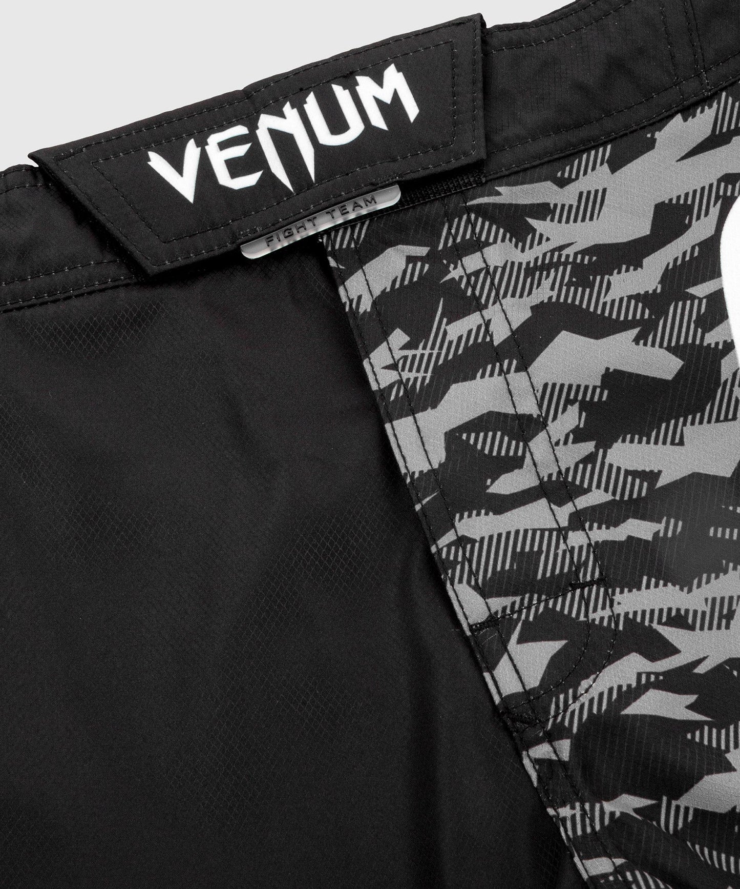 Venum Light 3.0 Fightshort - Schwarz/Urban Camo