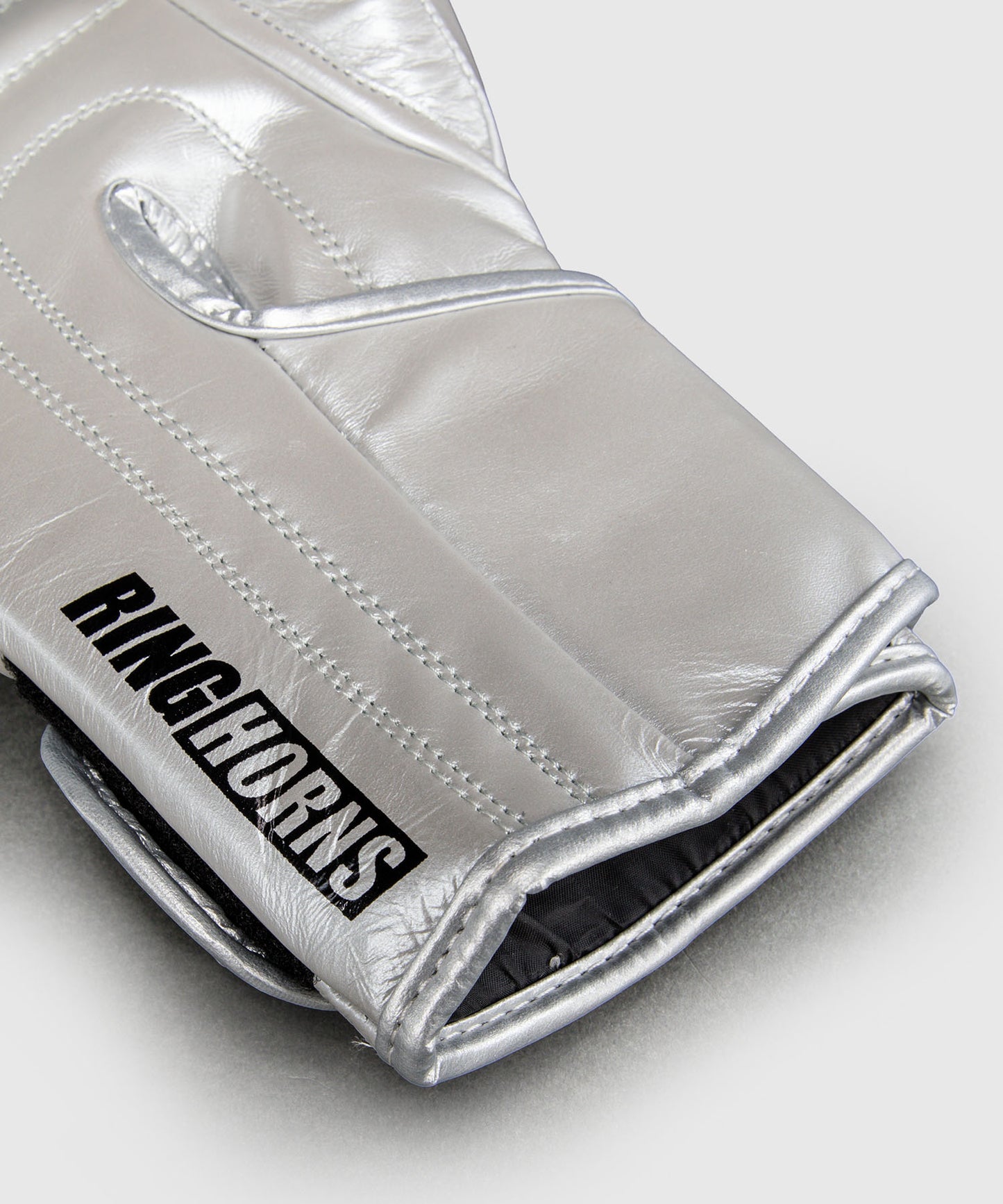 Ringhorns Charger by Venum Guantoni da boxe – Argento/Nero