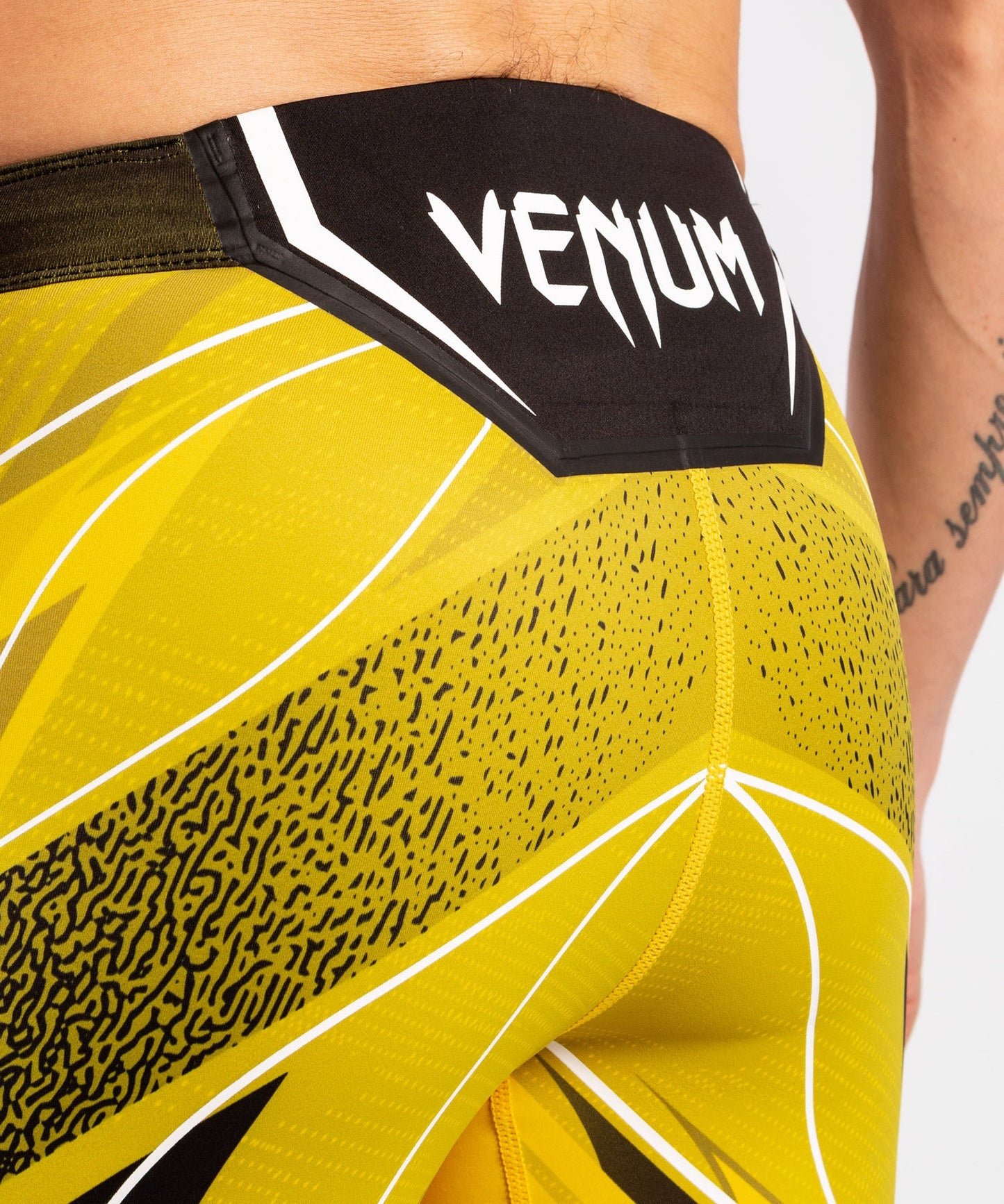 Men's UFC Venum Authentic Fight Night Compression Shorts - Short - Yellow