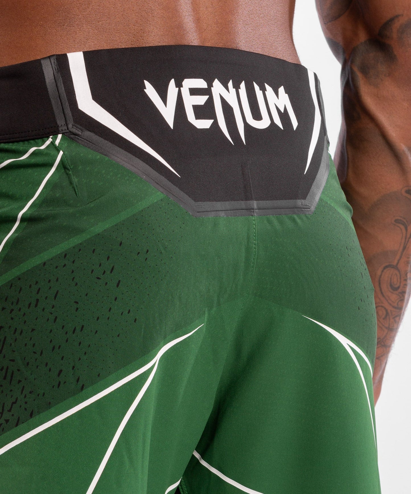 UFC Herren Fightshorts Venum Authentic Fight Night - Long Cut - Grün