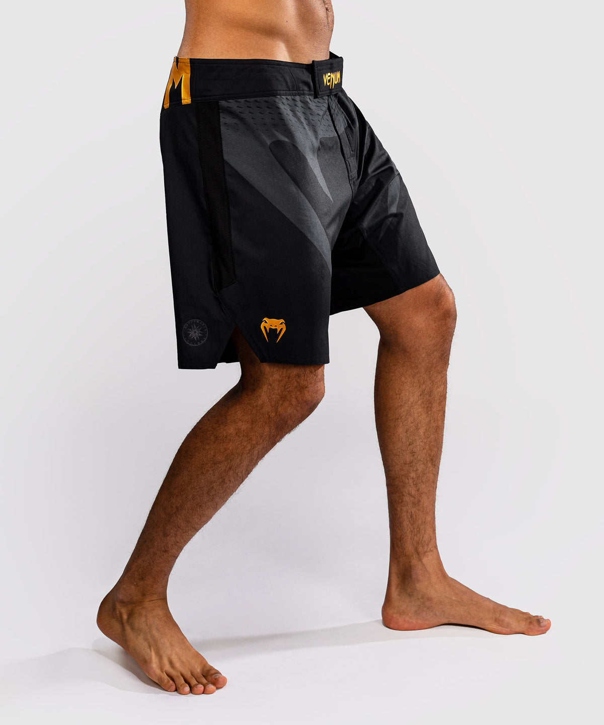 Venum Attack Fightshorts - Schwarz/Gold