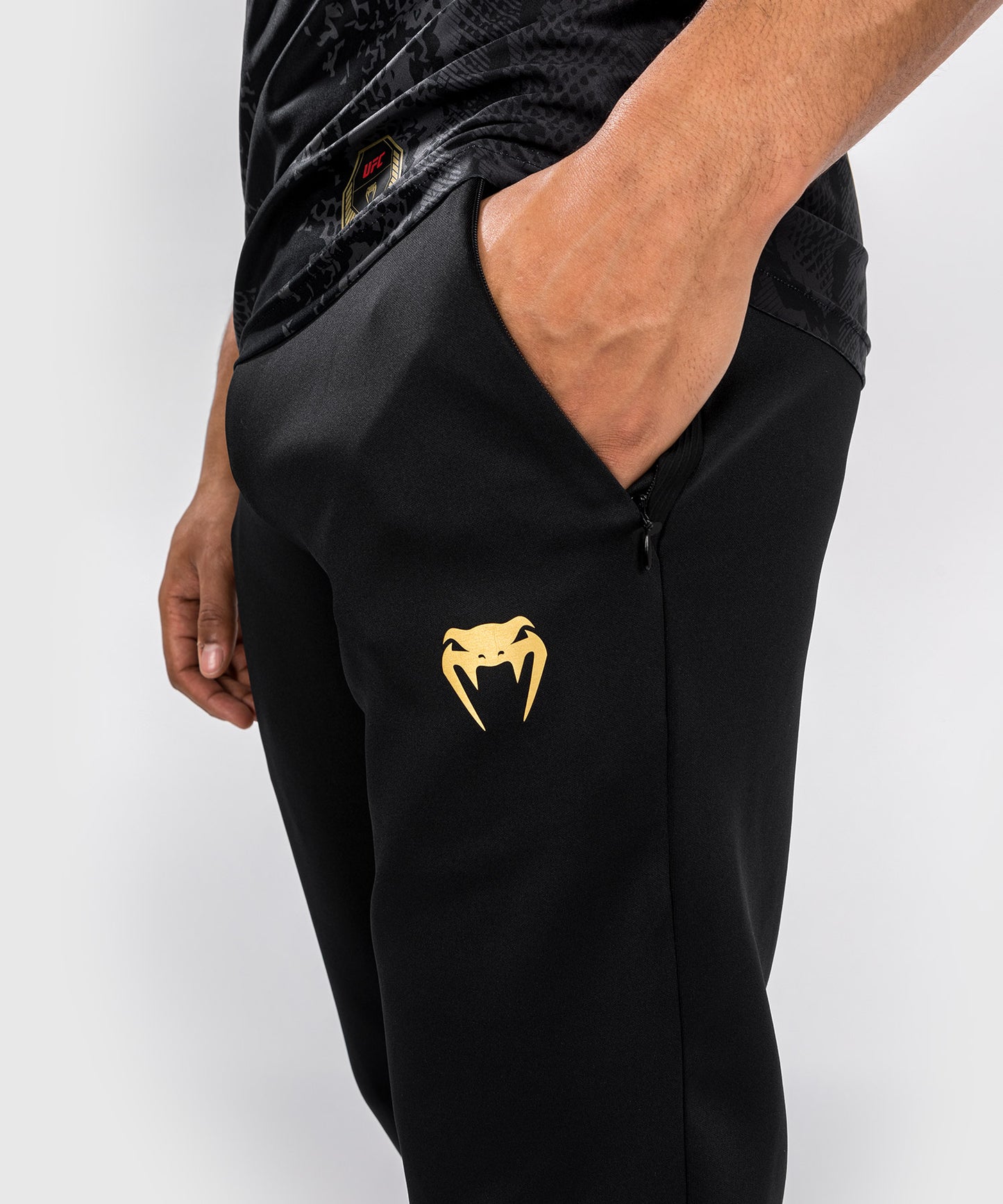 UFC Adrenaline by Venum Authentic Fight Night Herren-Walkout-Hose - Champion