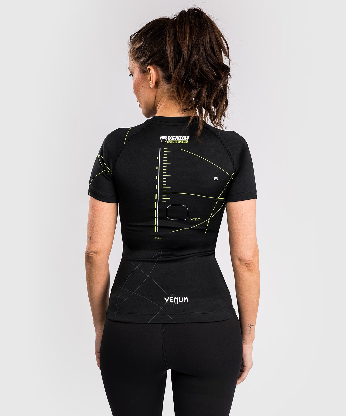Rashguard Manches Courtes Venum Training Camp 4.0 - Noir/Vert Fluo