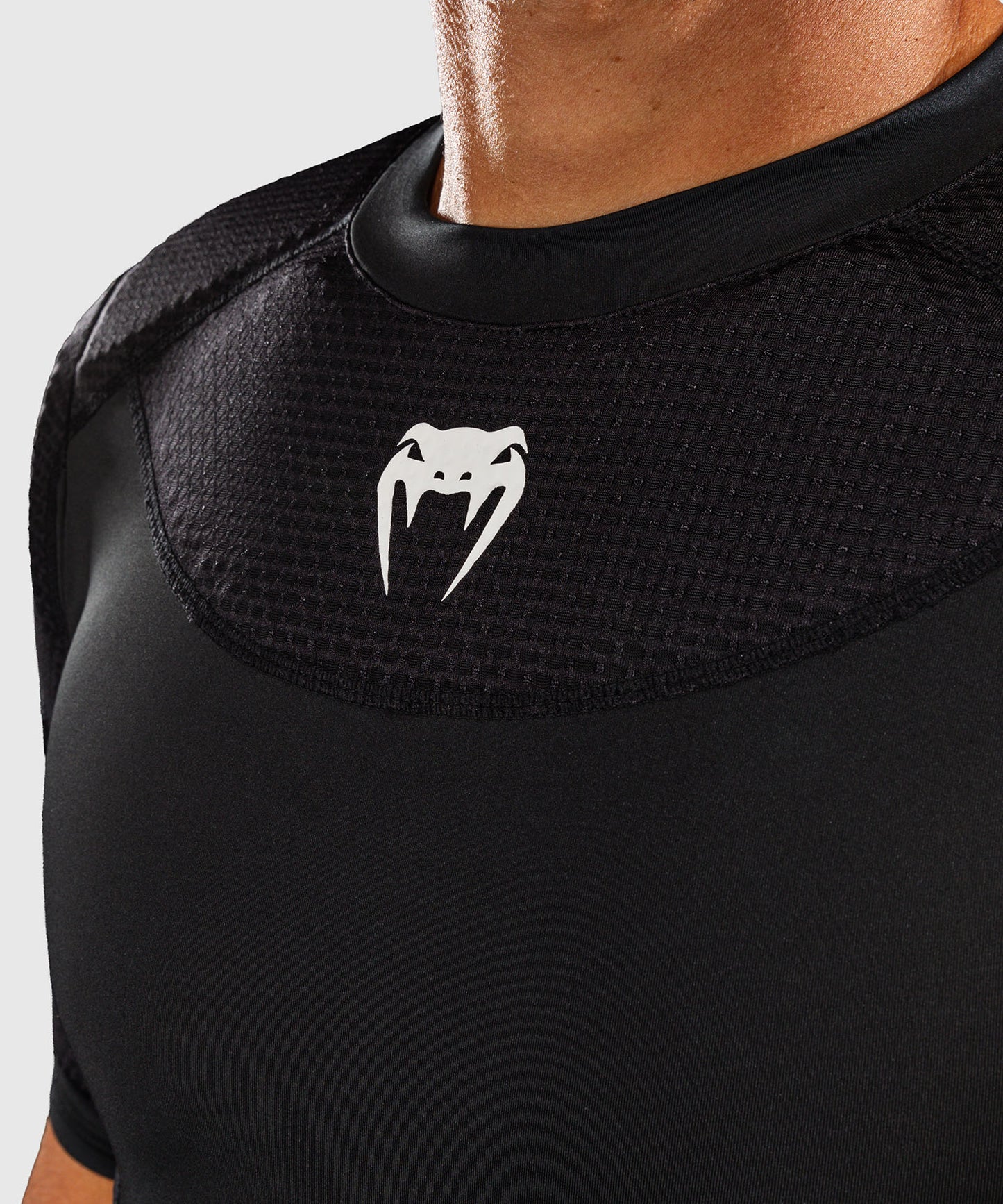 Venum MX Basics Protektoren-T-Shirt - Schwarz/Weiß