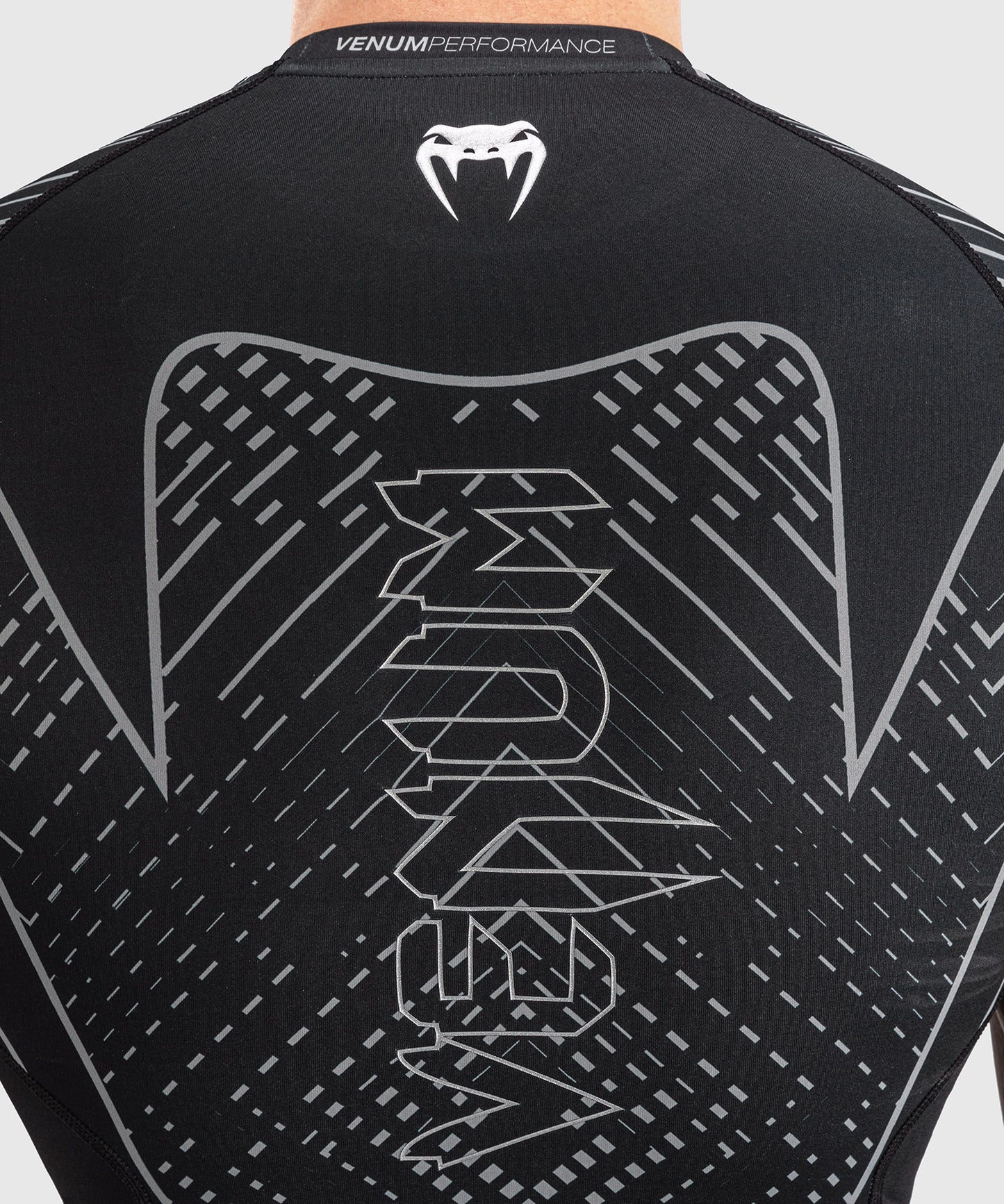 Rashguard à Manches Courtes Venum Midnight Fury – Noir/Gris/Argent