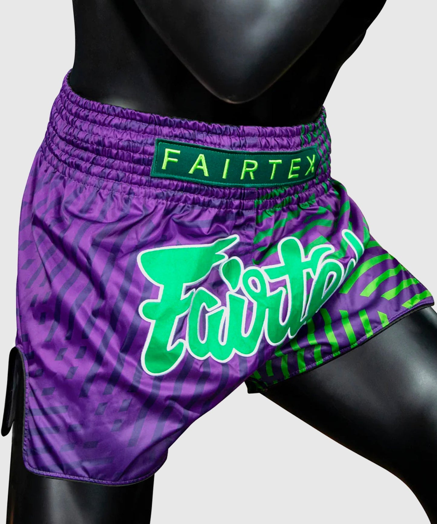 Fairtex Racer Pantalones de Muay Thai - Violeta/Verde