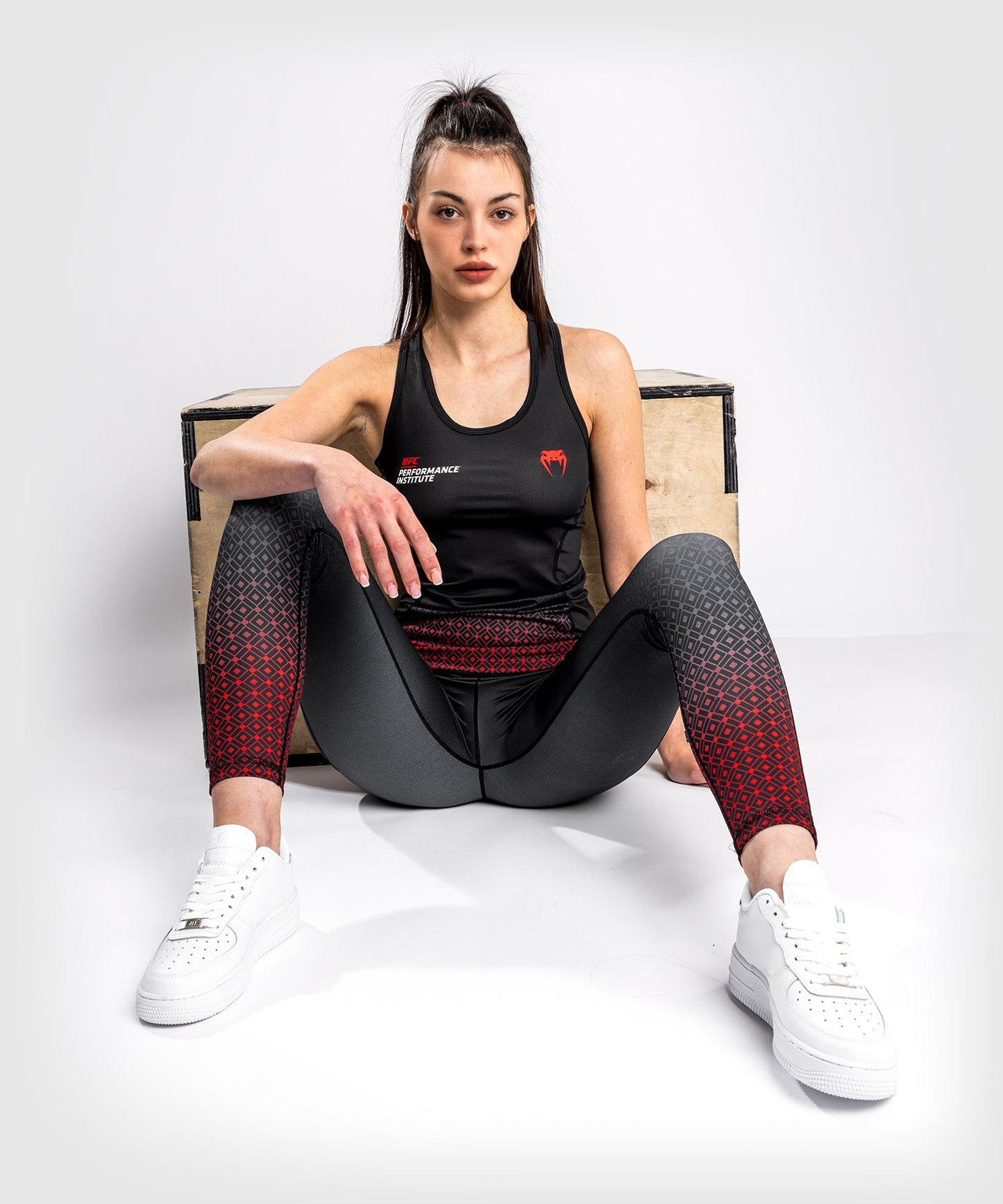 Venum Performance Institute UFC Dry Tech Tank - Damen - Schwarz/Rot