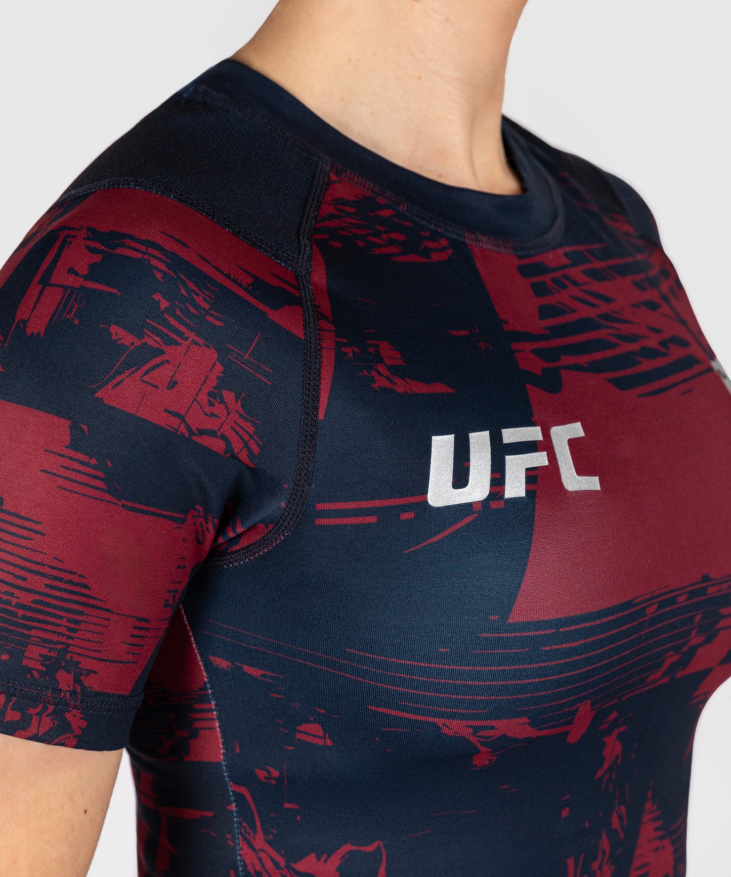 UFC Zenith by Venum Authentic Fight Week Performance Kurzarm Rashguard Damen - Marineblau/Burgunderrot/Silber