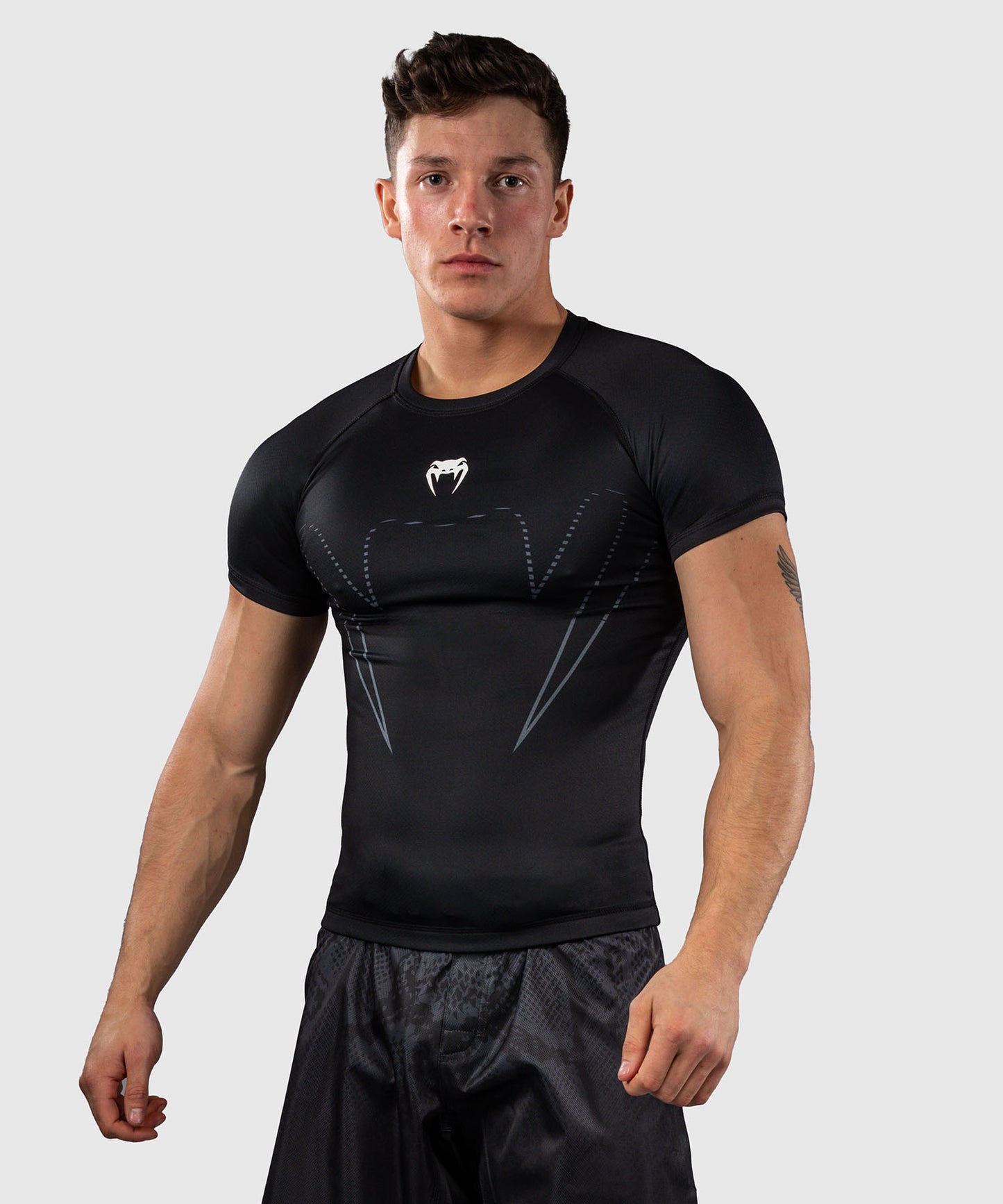Venum Edge short sleeves Rashguard - Black/Sand
