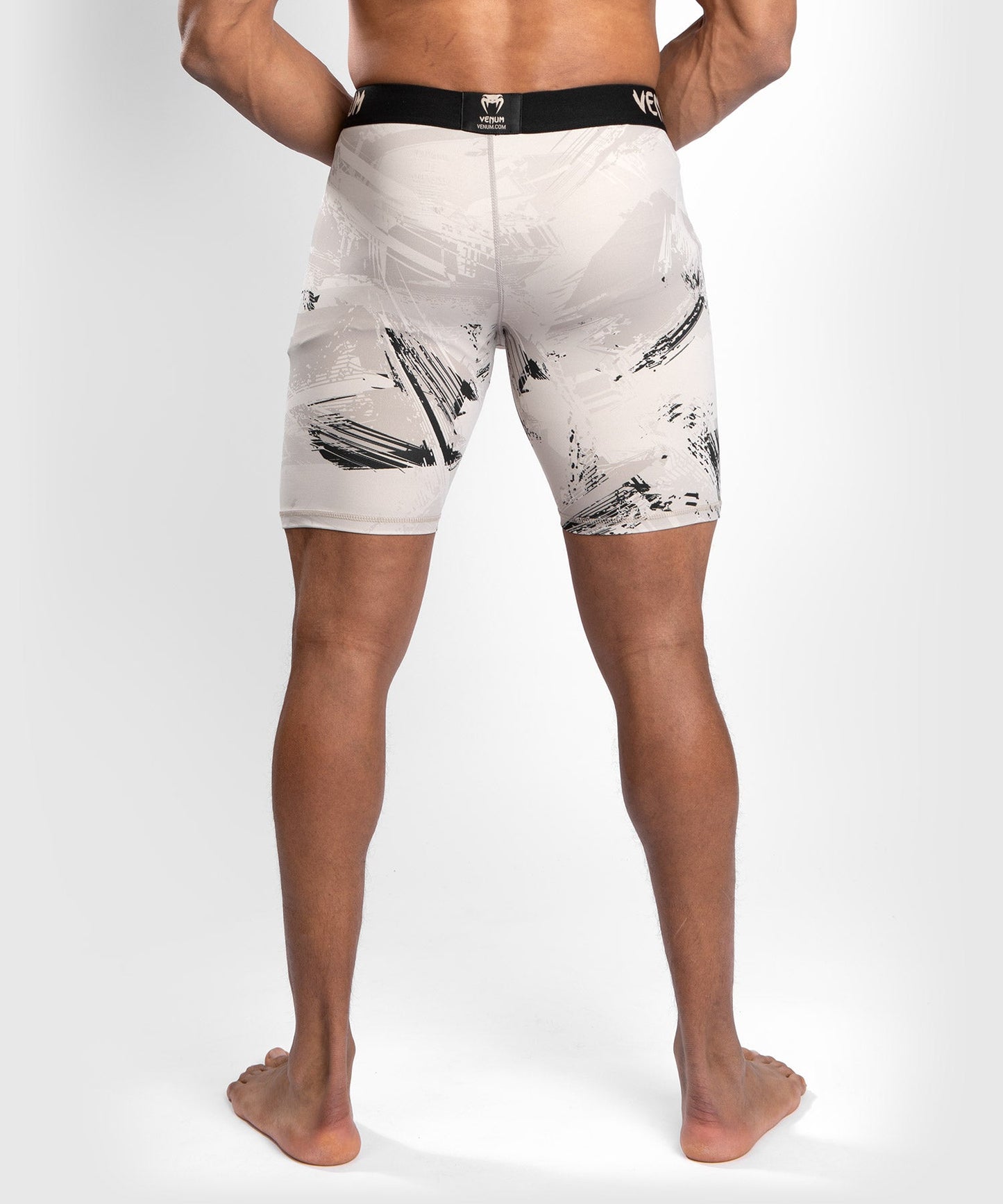 Venum Authentic Fight Week 2.0 UFC Kompressionsshorts - Schwarz/Sand