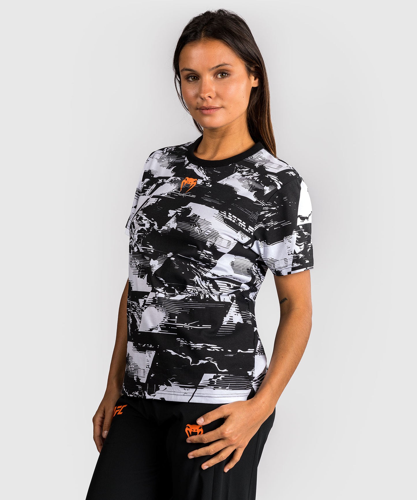 UFC Zenith by Venum Authentic Fight Week Kurzarm T-Shirt Damen - Weiß
