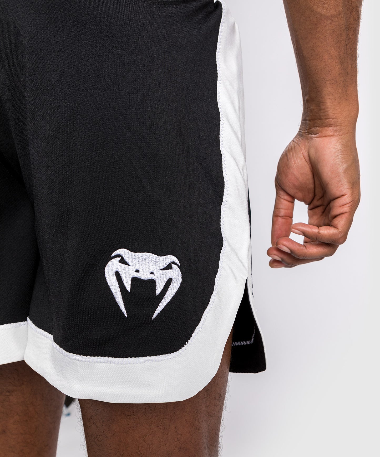 Short de boxe Venum Classic - Noir/Blanc