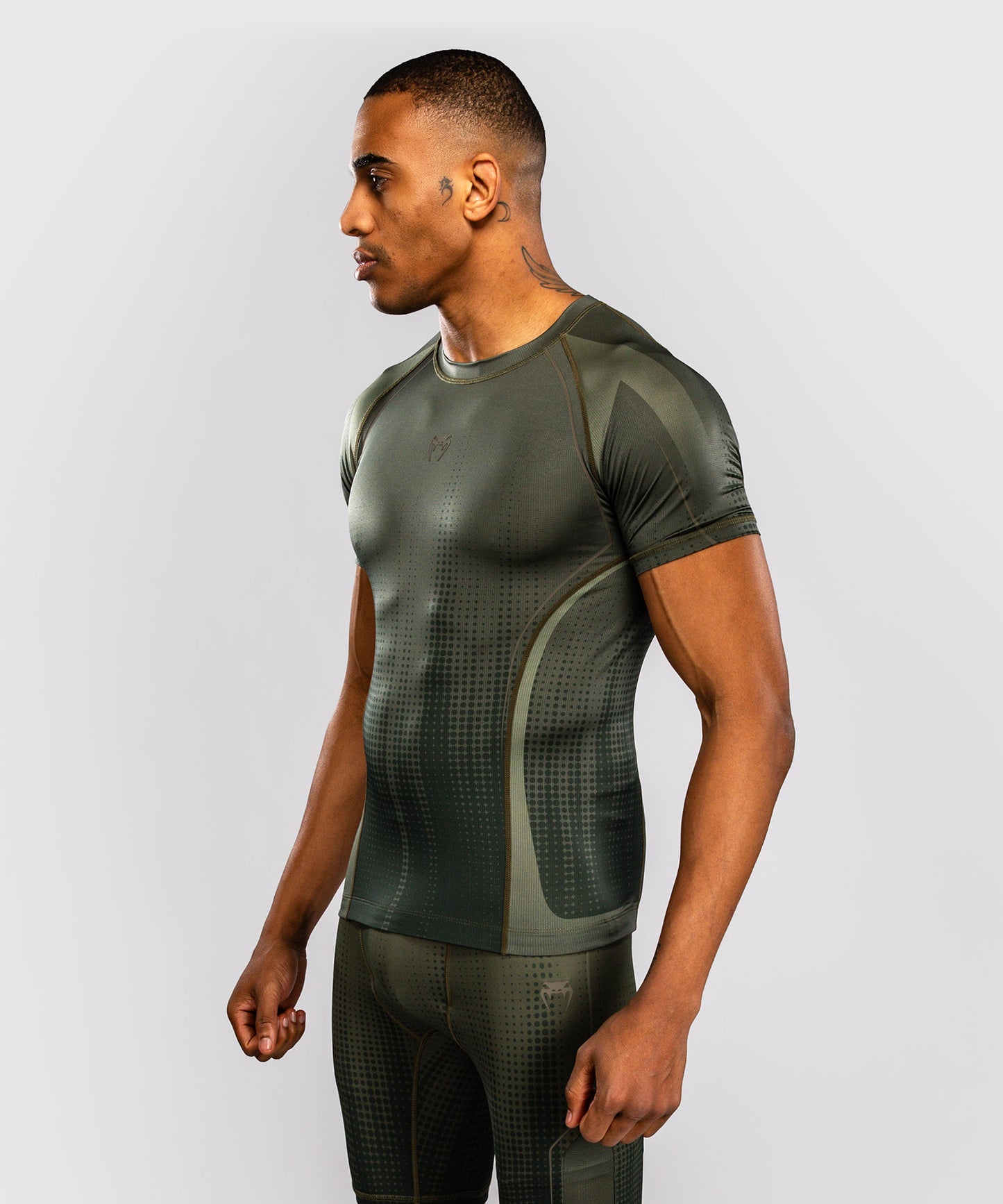 Venum Stealth Kurzarm Rashguard – Khaki/Dunkelgrün