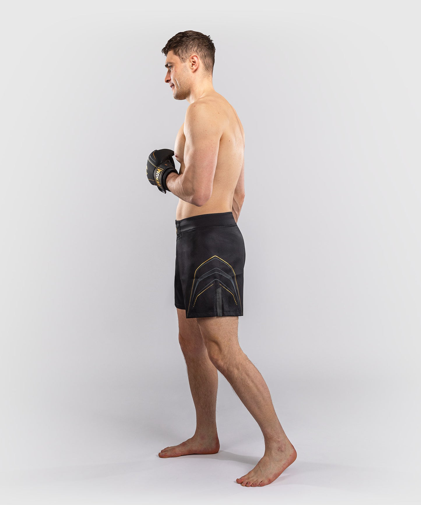 Venum Streamline Fightshorts - Black/Gold
