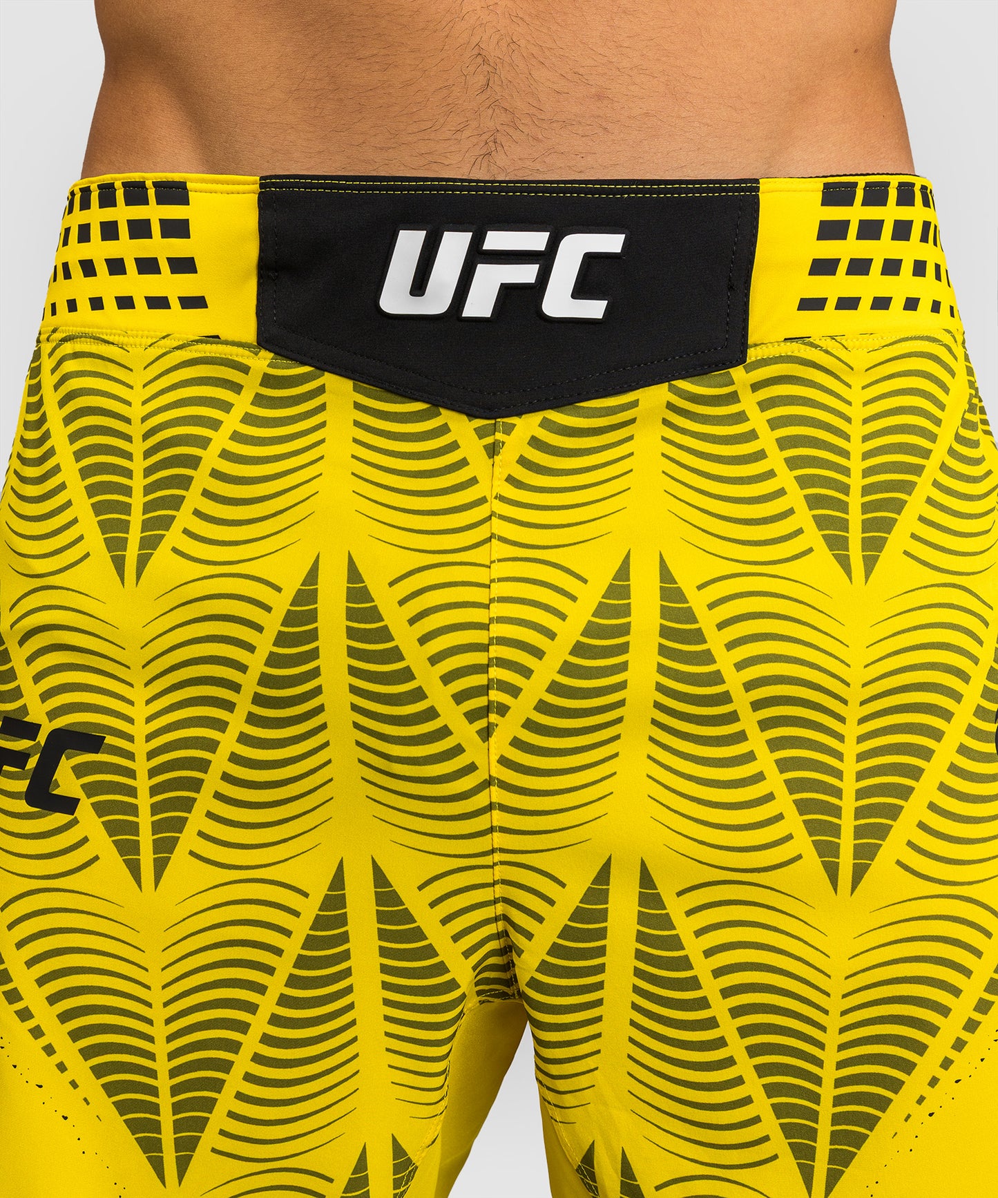 UFC Zenith by Venum Authentic Fight Night Pantaloncini da combattimento Fit corto Uomo - Giallo