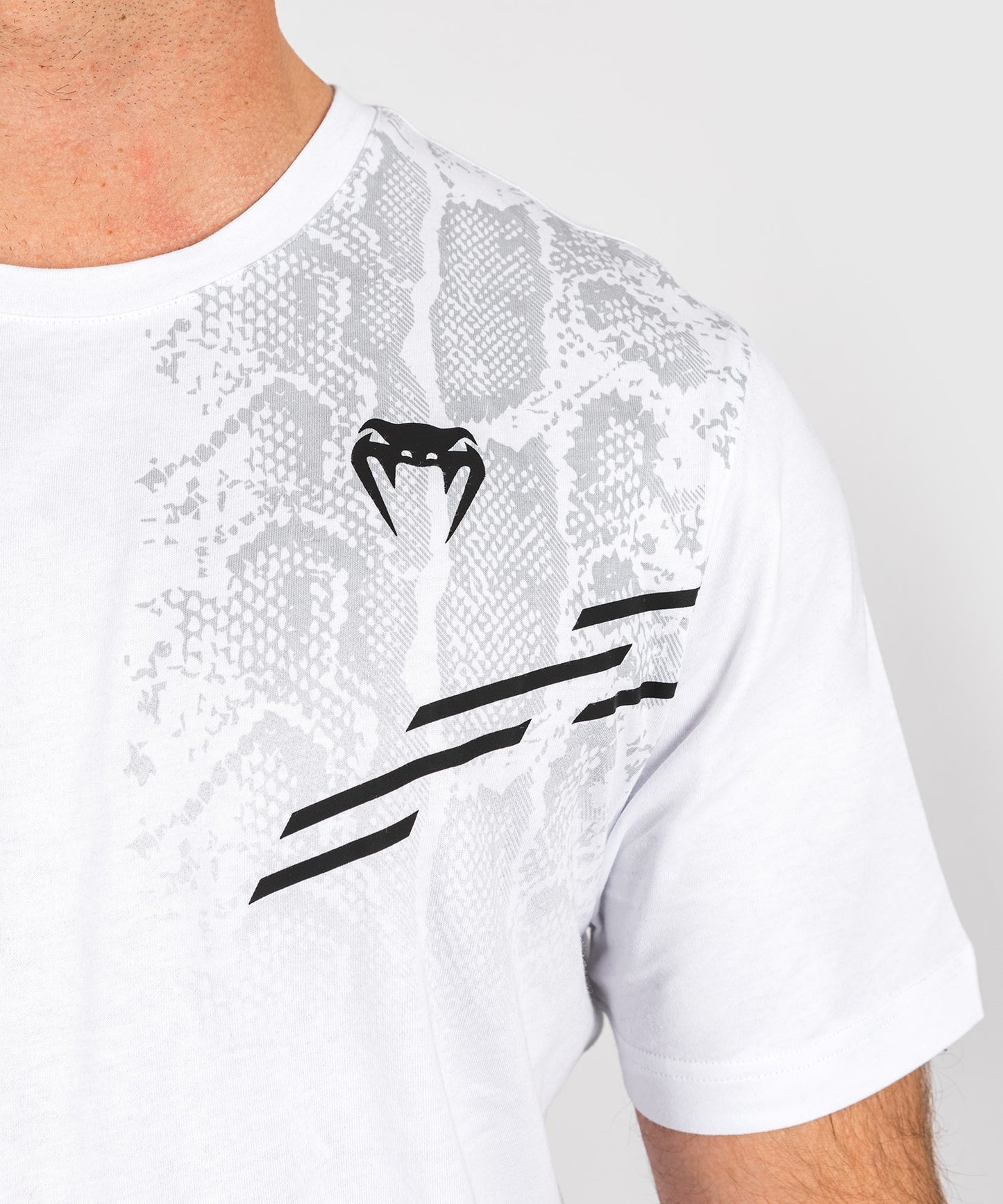UFC Adrenaline by Venum Replica Kurzarm-T-Shirt für Männer - Weiß
