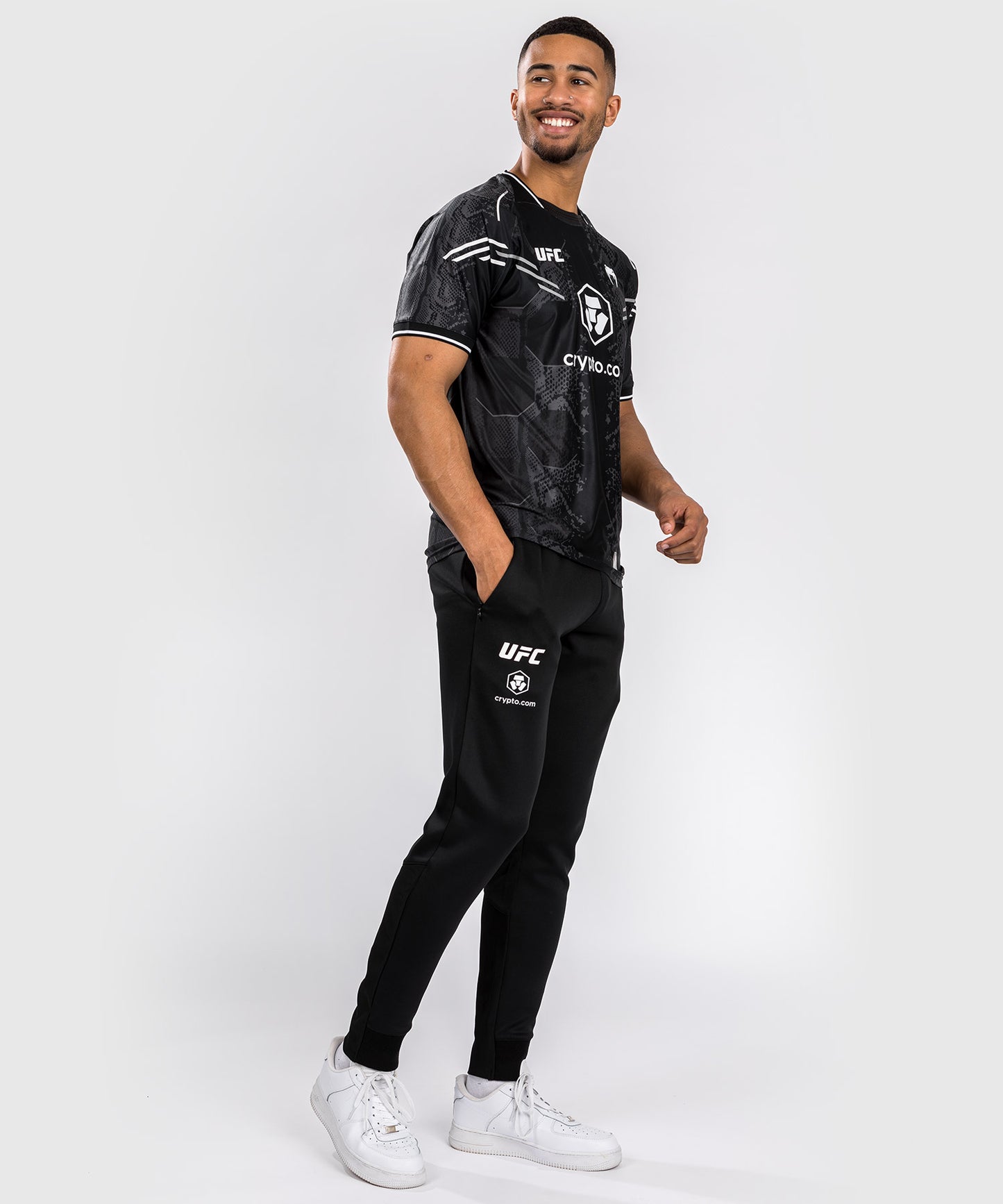 UFC Adrenaline by Venum Authentic Fight Night Herren Walkout Hose - Schwarz