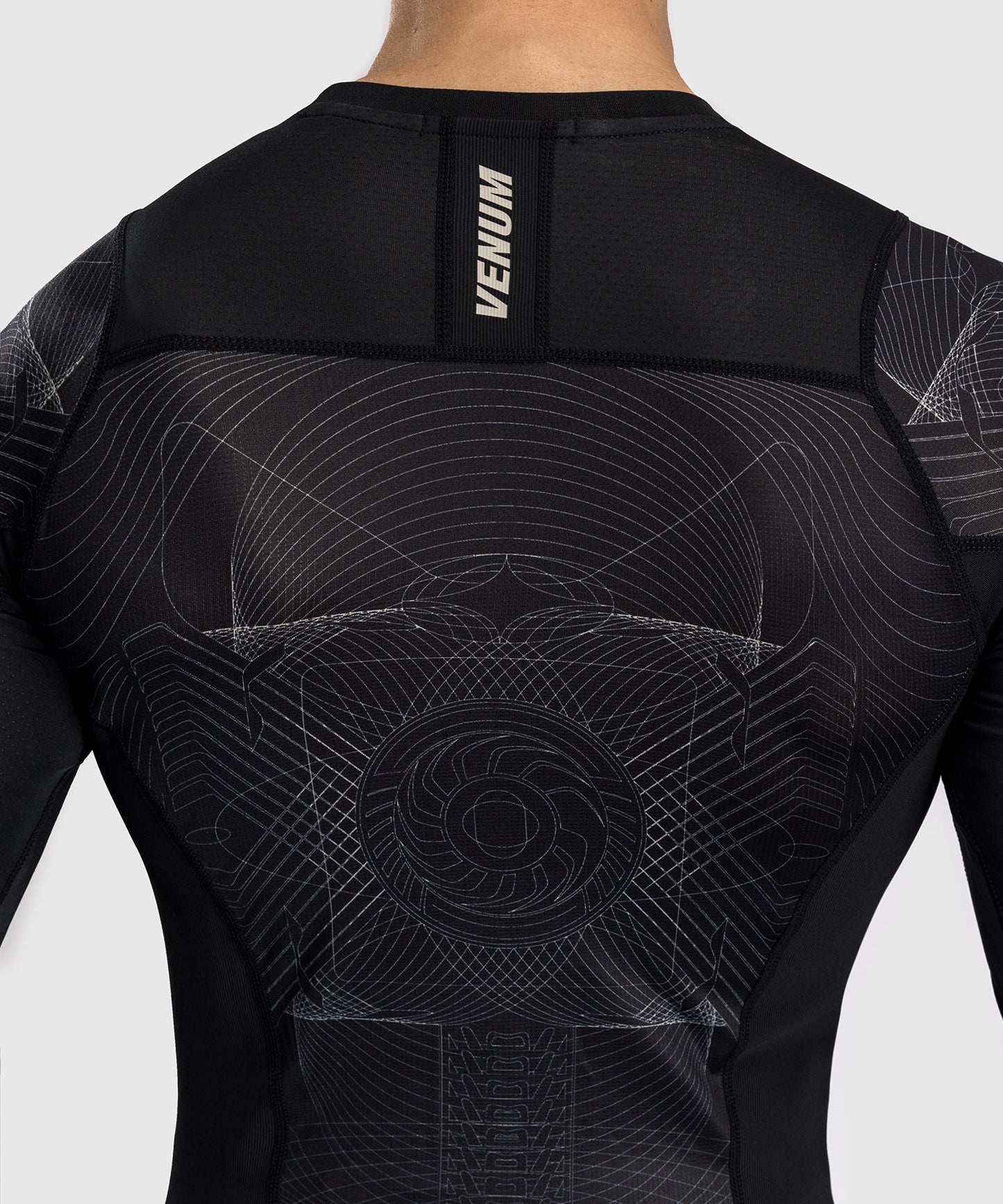 Venum G-Fit Air Herren Langarm Rashguard - Tiefschwarz/Wüstensand