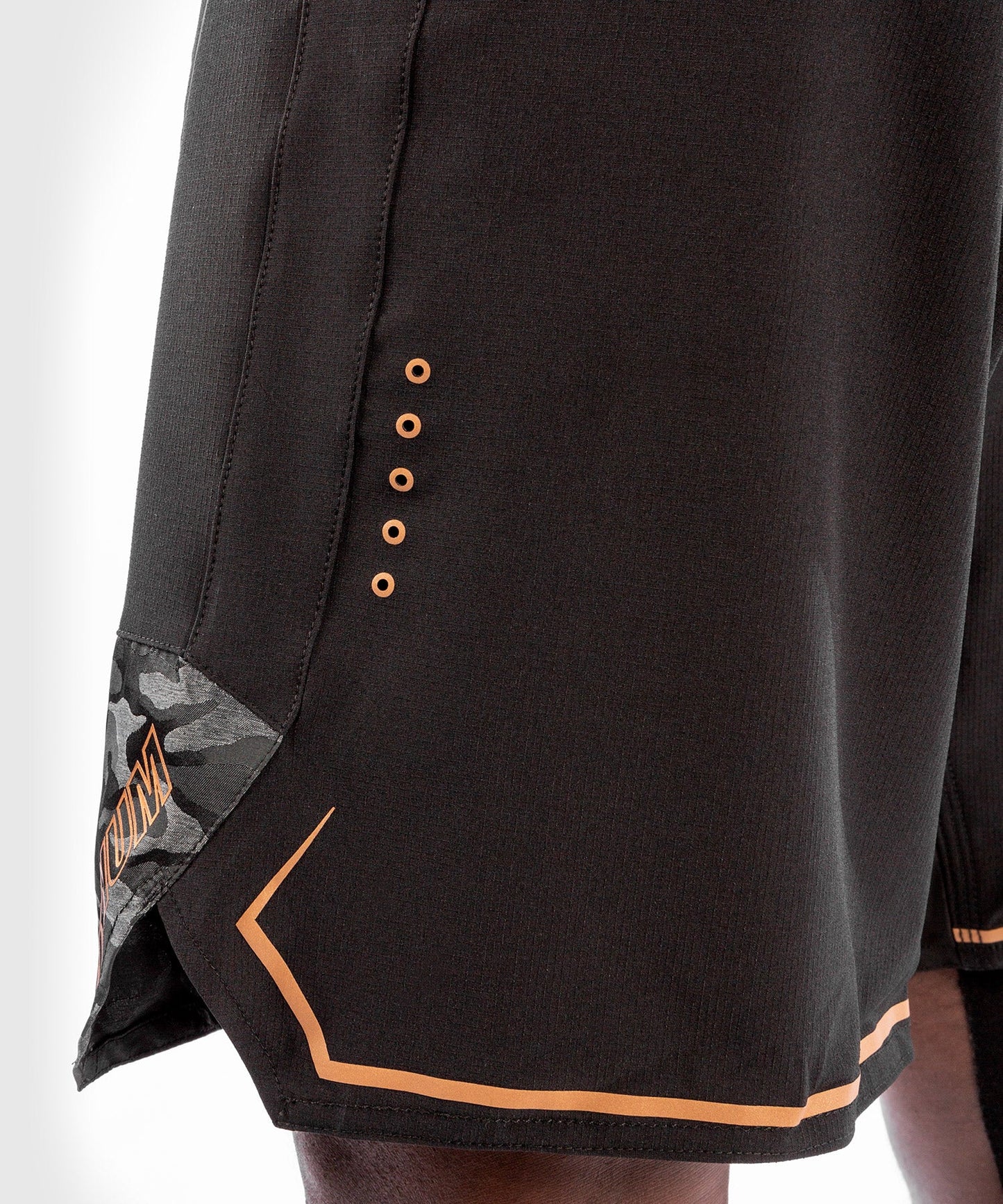 Venum Light 4.0 Fightshort - Schwarz/Bronze