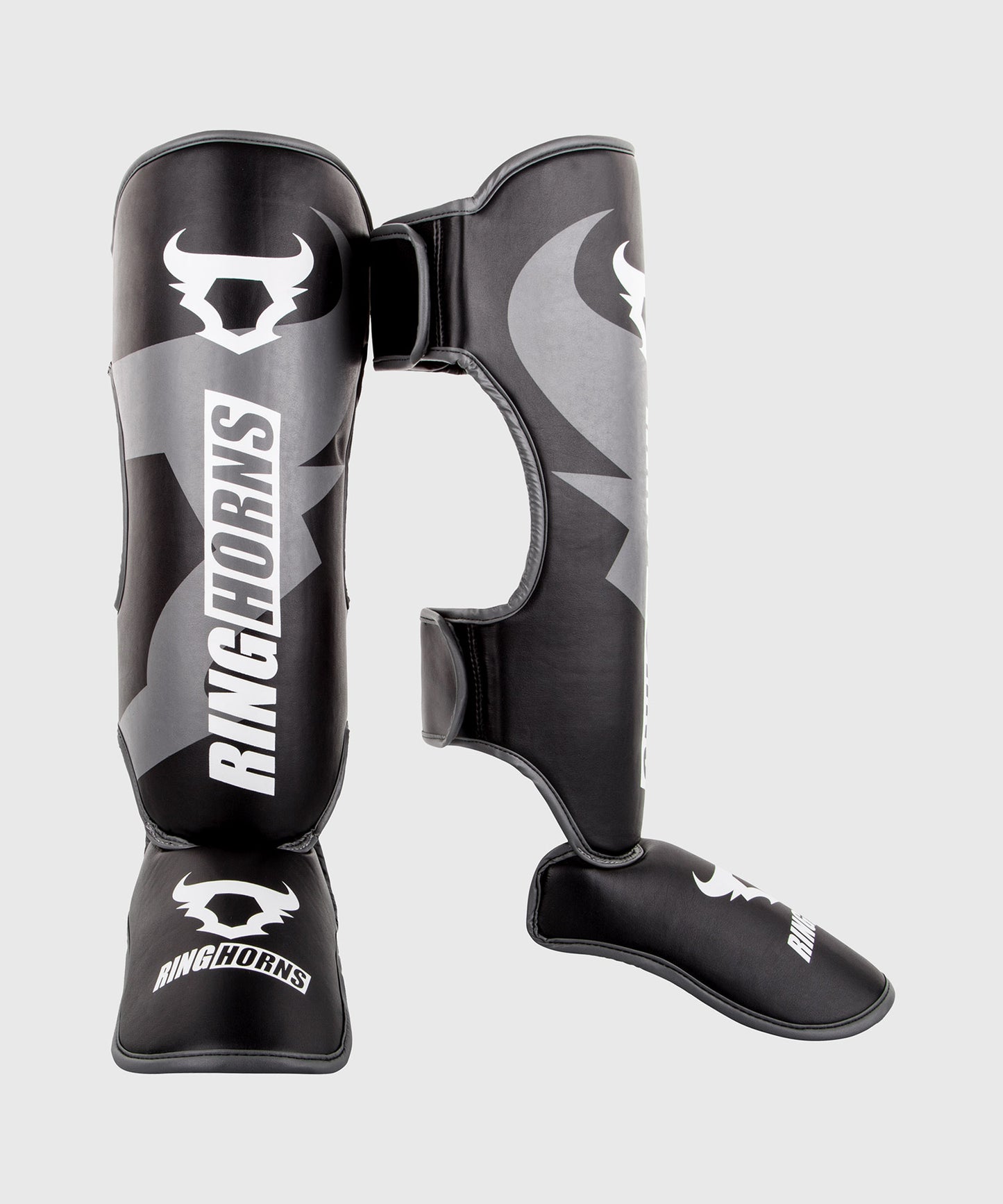Ringhorns Charger by Venum Schienbeinschoner und Fußschützer – Schwarz