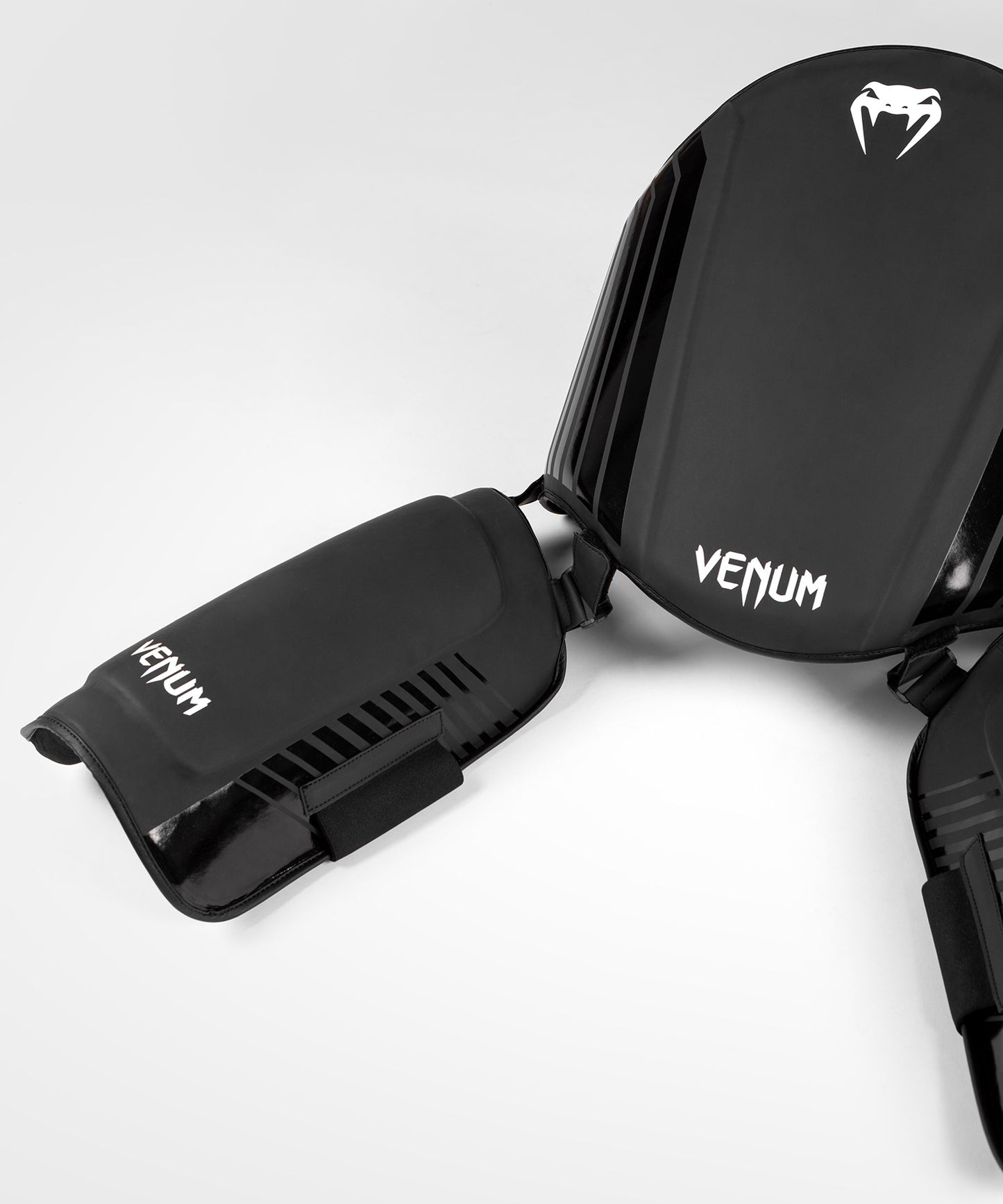 Venum Challenger Paraschiena e Paragambe - Nero/Bianco
