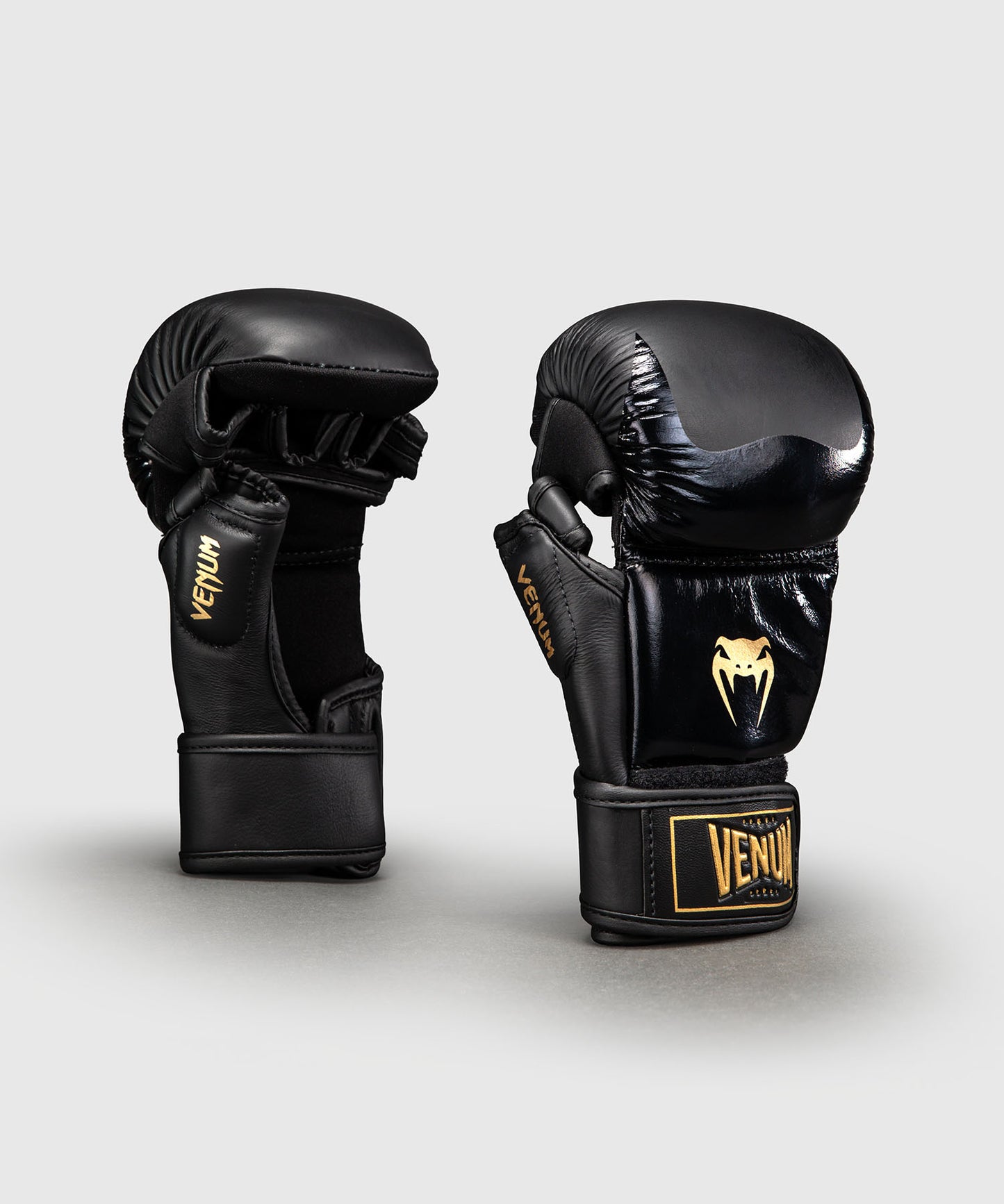 Venum Attack 2.0 Guanti da Sparring in Pelle – Nero/Oro