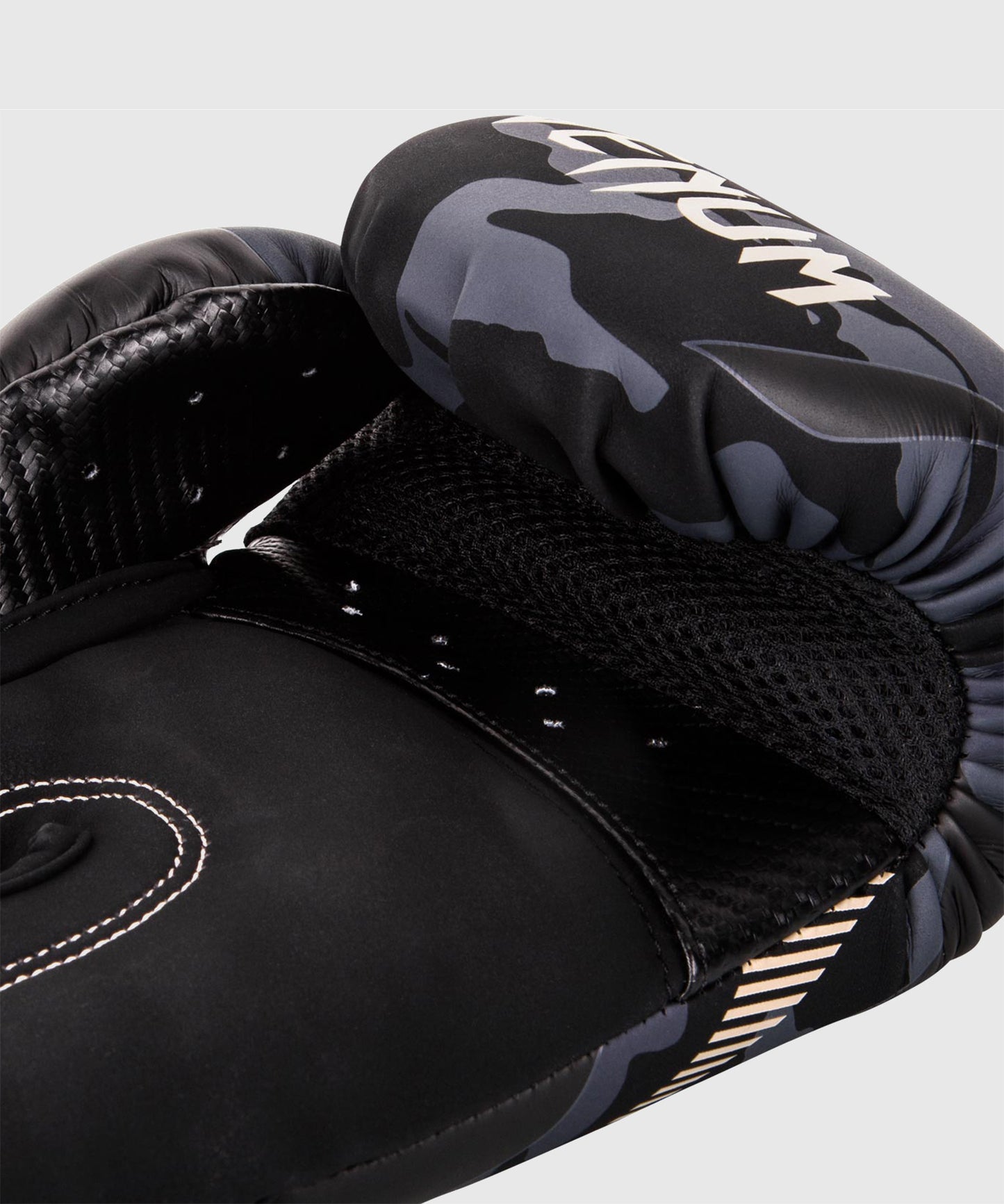 Venum Impact Guantes de Boxeo - Camo Oscuro/Arena