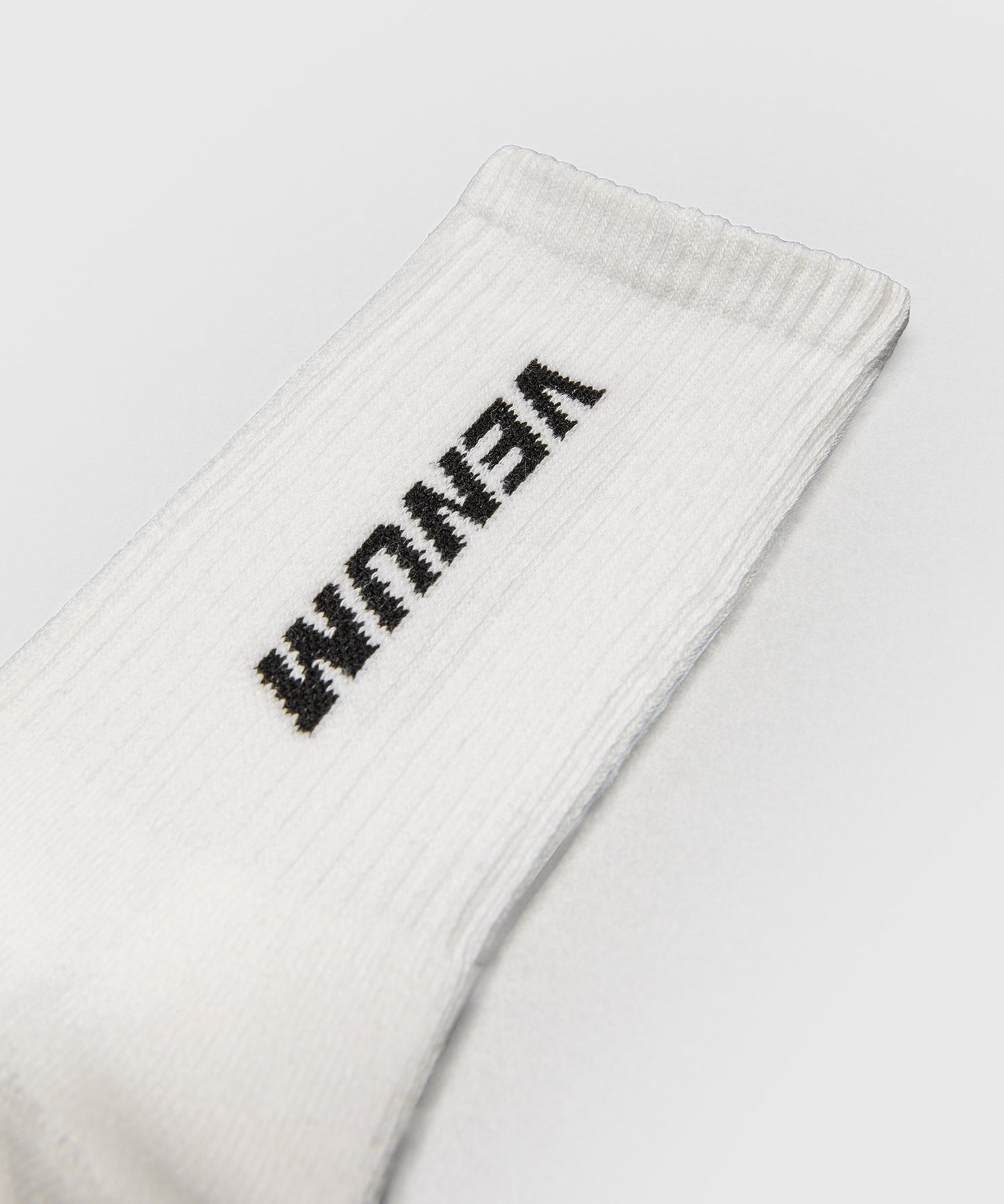 Chaussettes mi-longues Venum Essential – Blanc/Noir