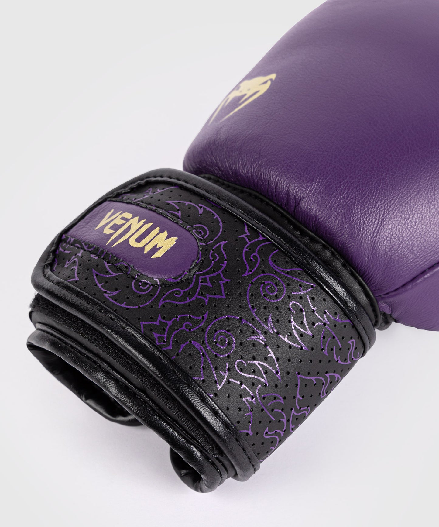 Venum Power 2.0 Boxing Gloves - Dark Plum