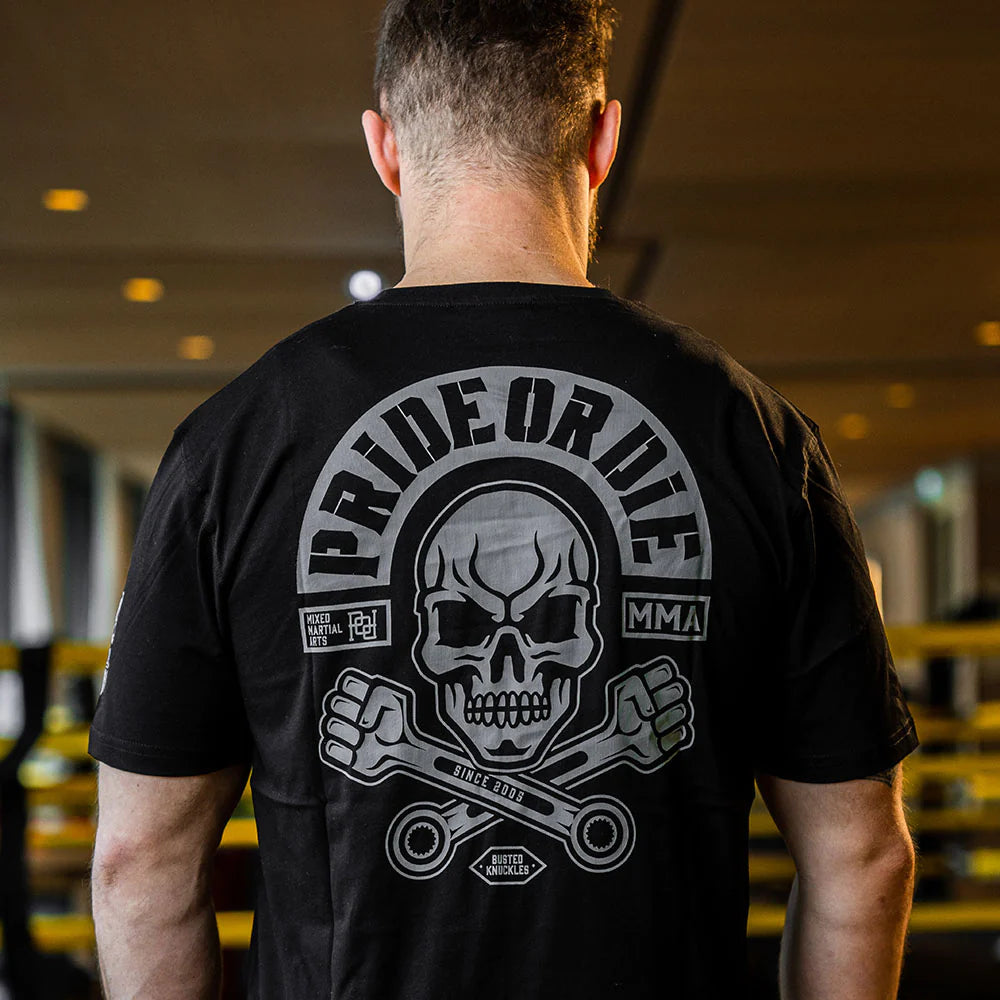 Pride Or Die Busted Knuckles Trainings-T-Shirt - Schwarz