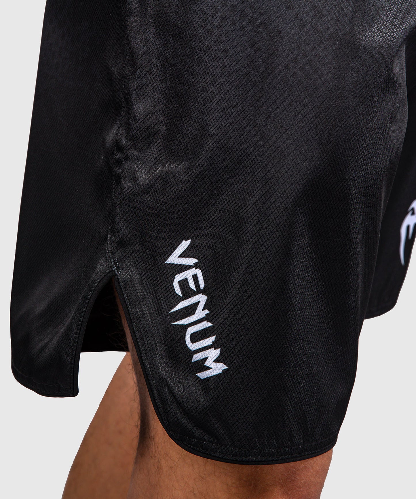 Venum Black Viper Fightshort - Black