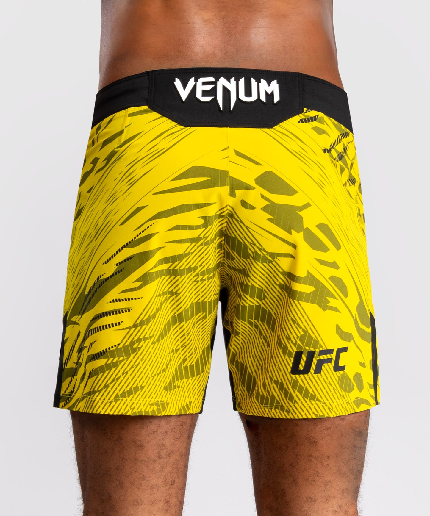 Shorts de Combat pour Hommes UFC Fusion by Venum Authentic Fight Night - Coupe Courte - Jaune