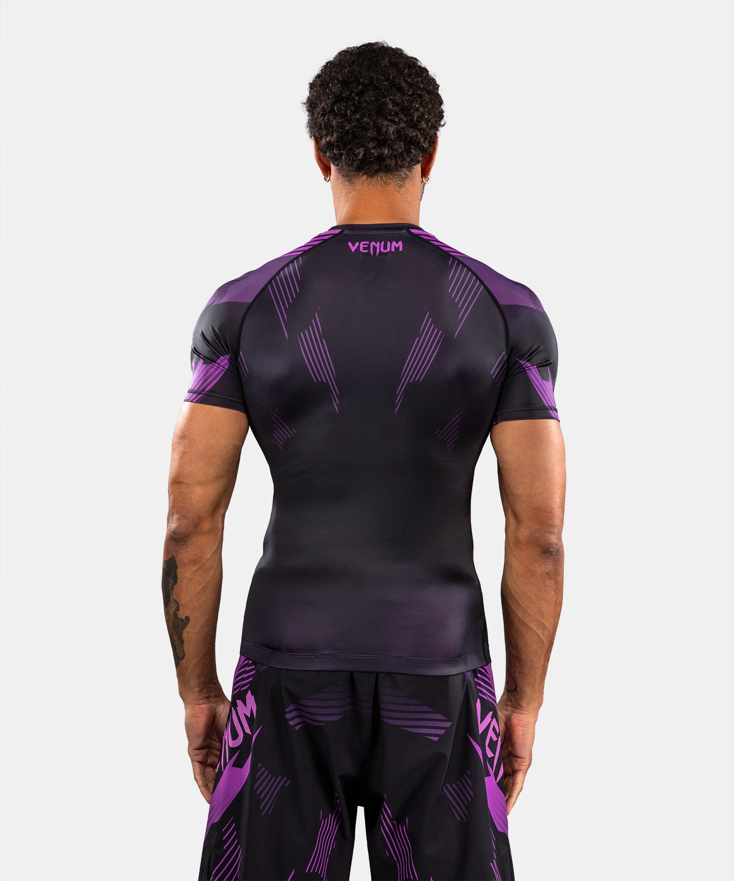 Venum No-Gi 6.0 Rashguard Manga Corta - Negro/Púrpura