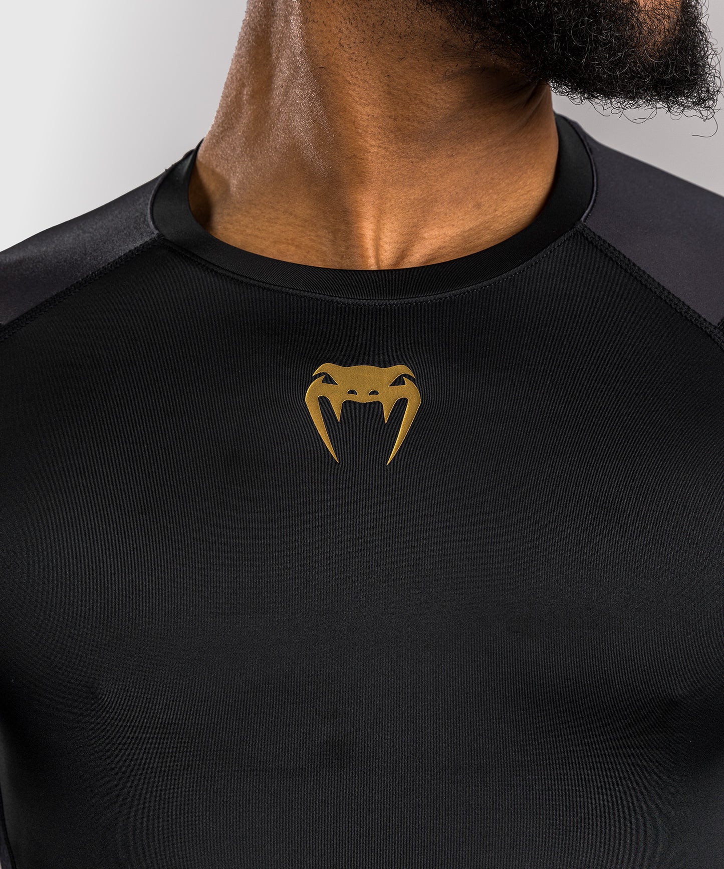 Venum x Assassin’s Creed Shadows Men's Long Sleeve Rashguard - Schwarz
