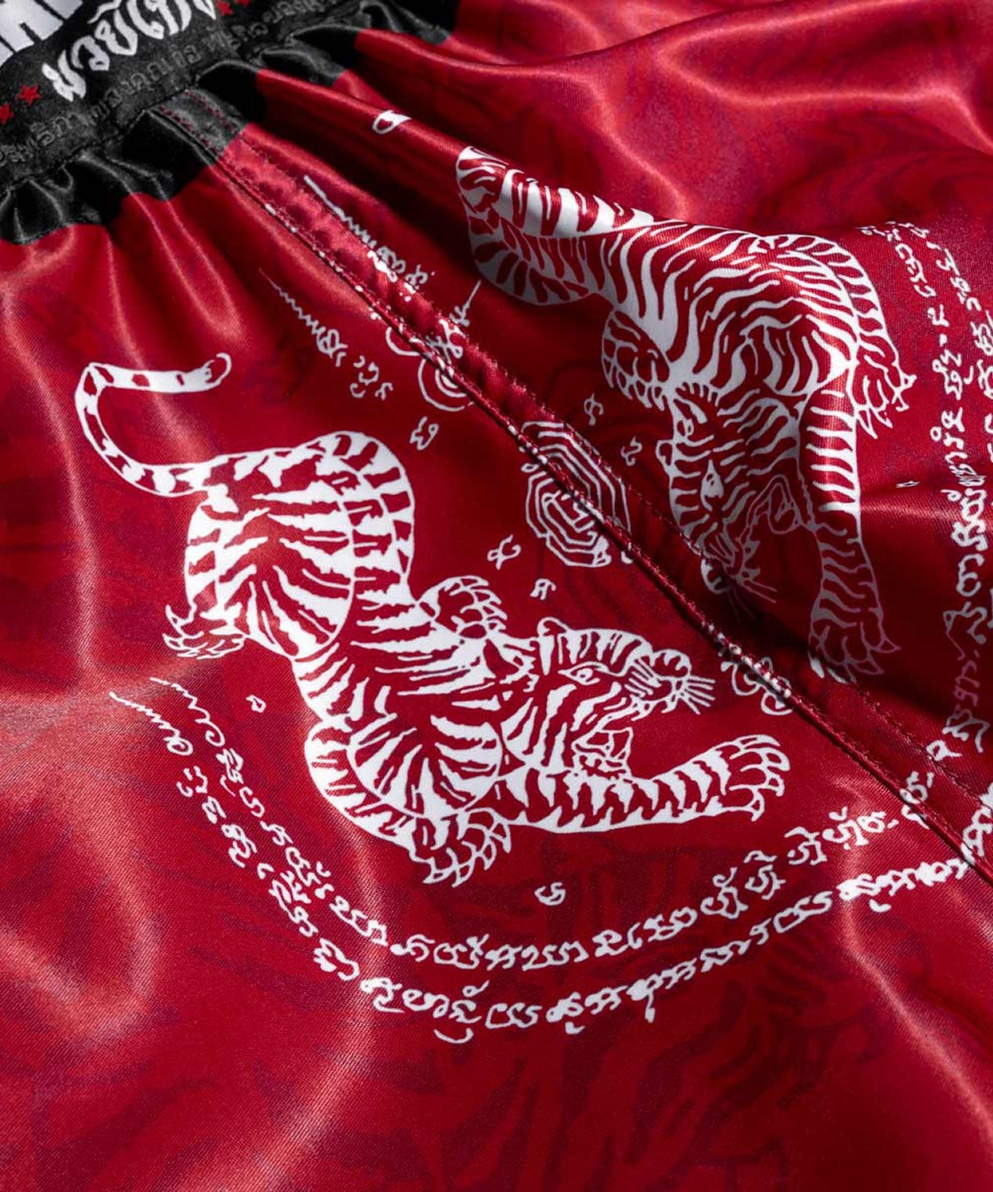 Short de Muay Thai Phantom Athletics Sak Yant - Rouge