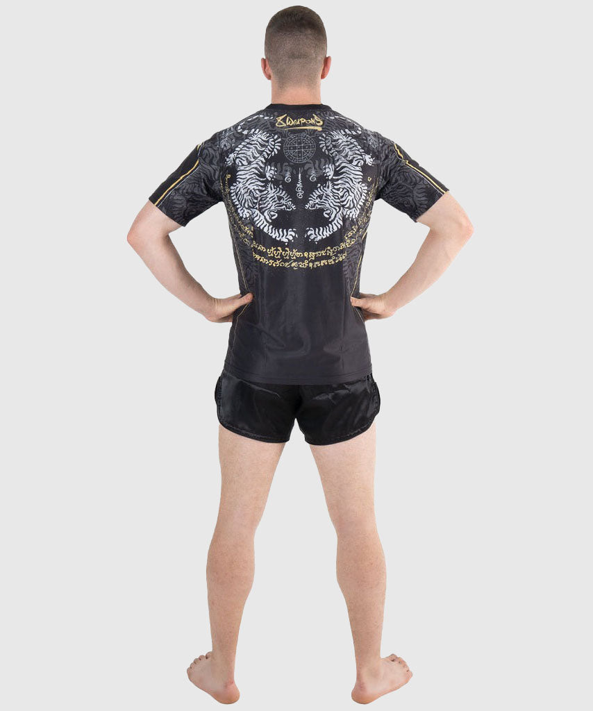 8 Weapons Functional Tiger Yant Camiseta - Negro/Amarillo