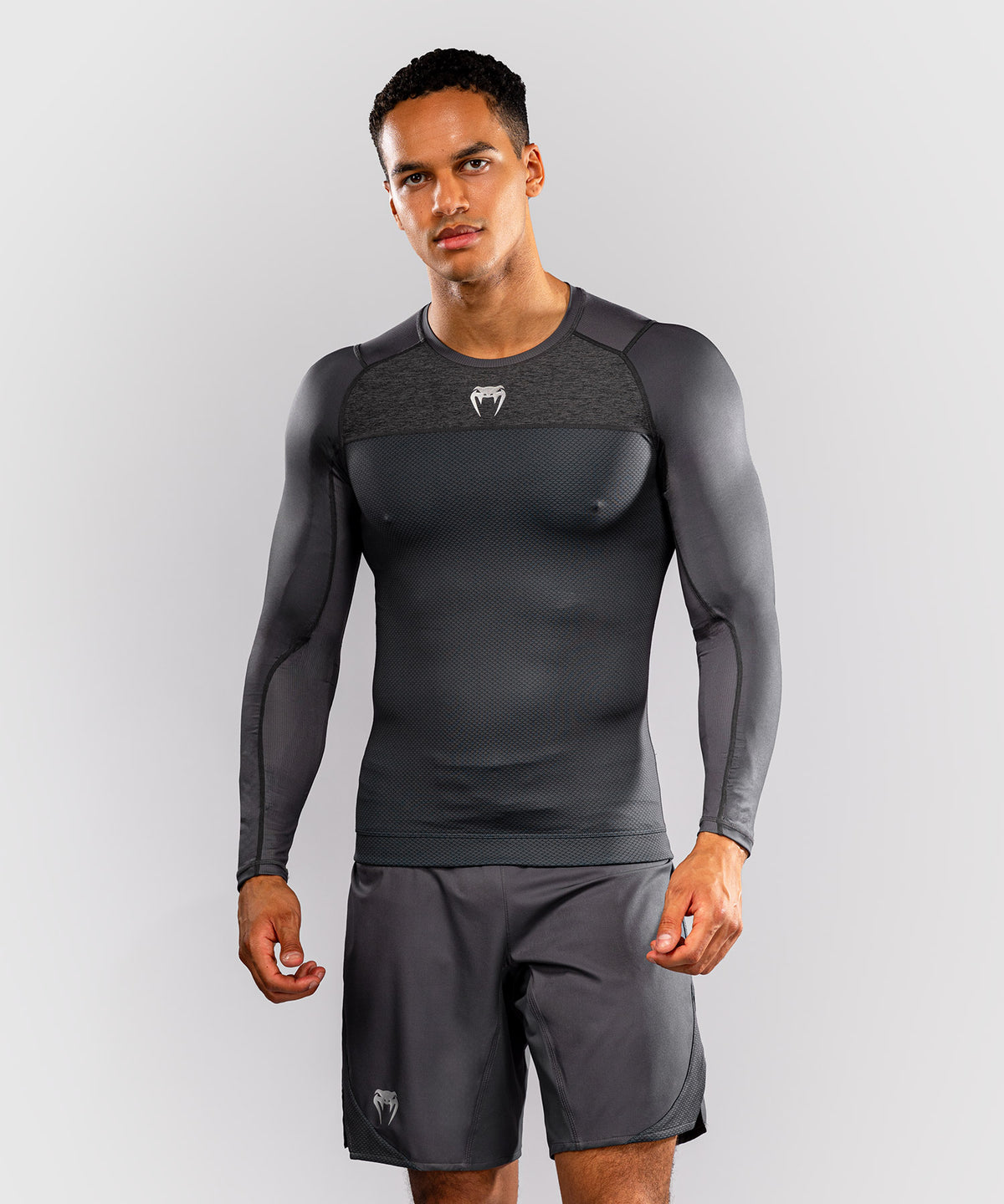 Rashguard manches longues Venum G-Fit Scale - Gris