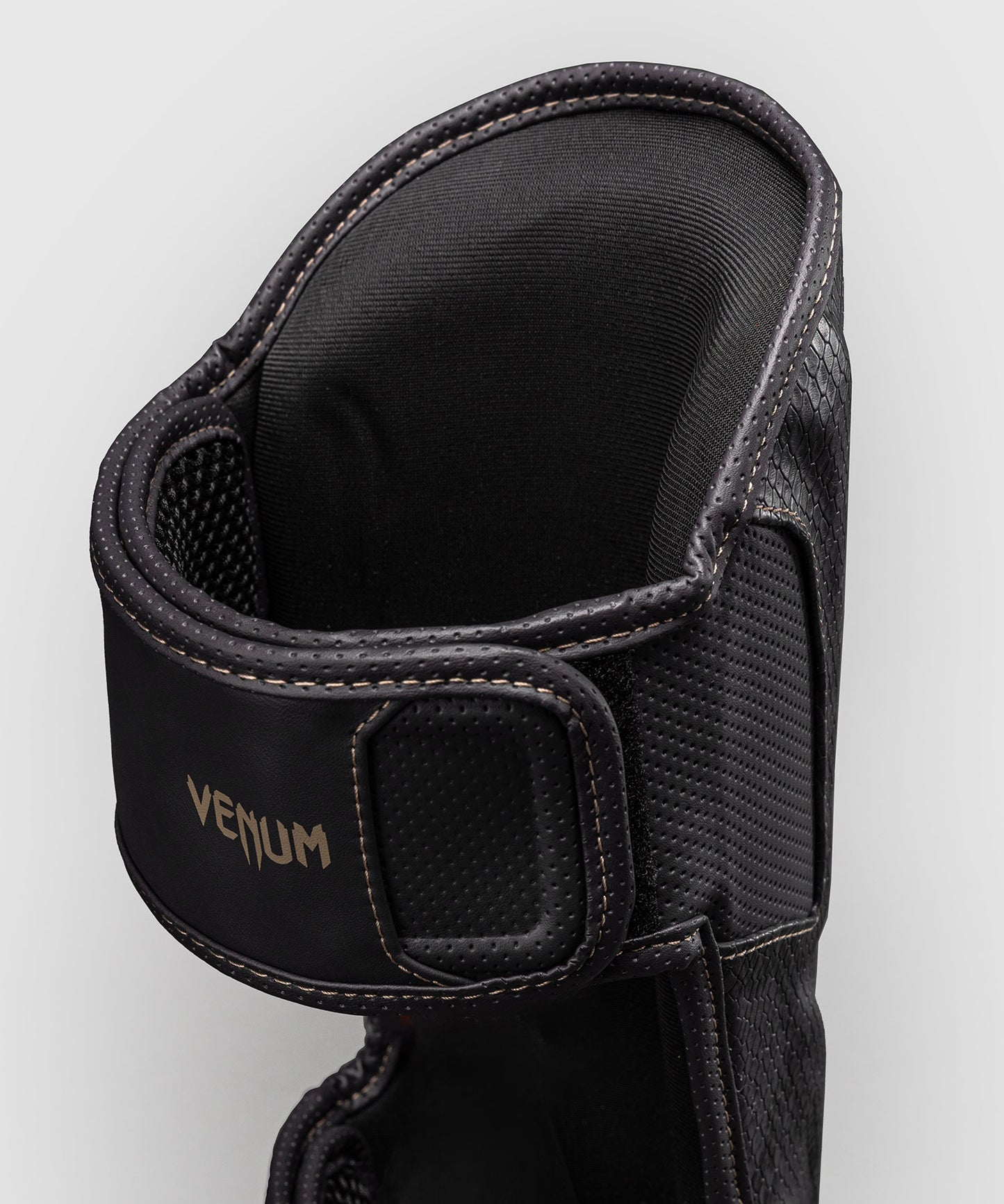 Protège-tibias Venum Impact Evo Scales – Gris Foncé
