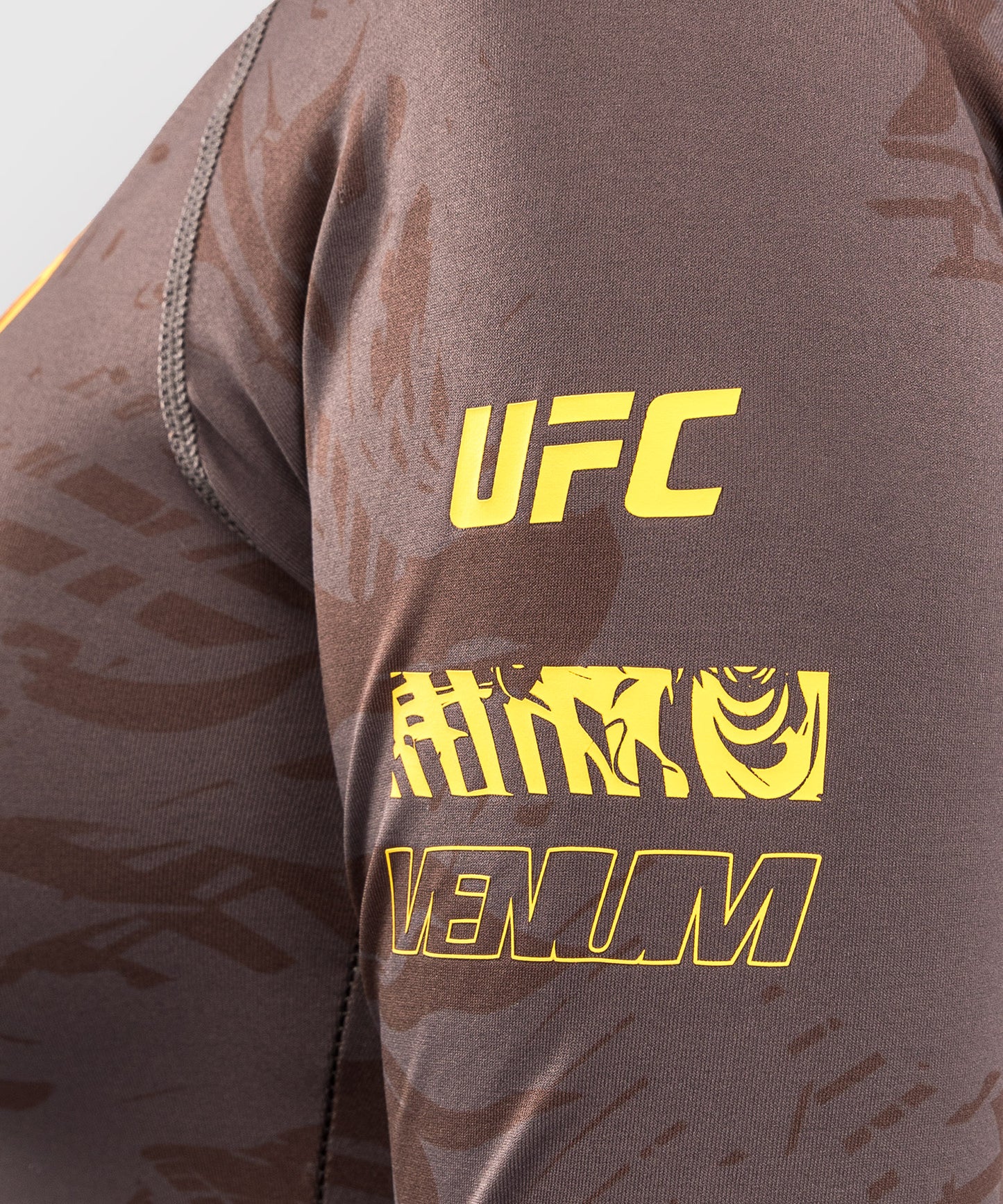 UFC Fusion by Venum Fight Week Damen Performance Langarm Rashguard - Erdiges Braun