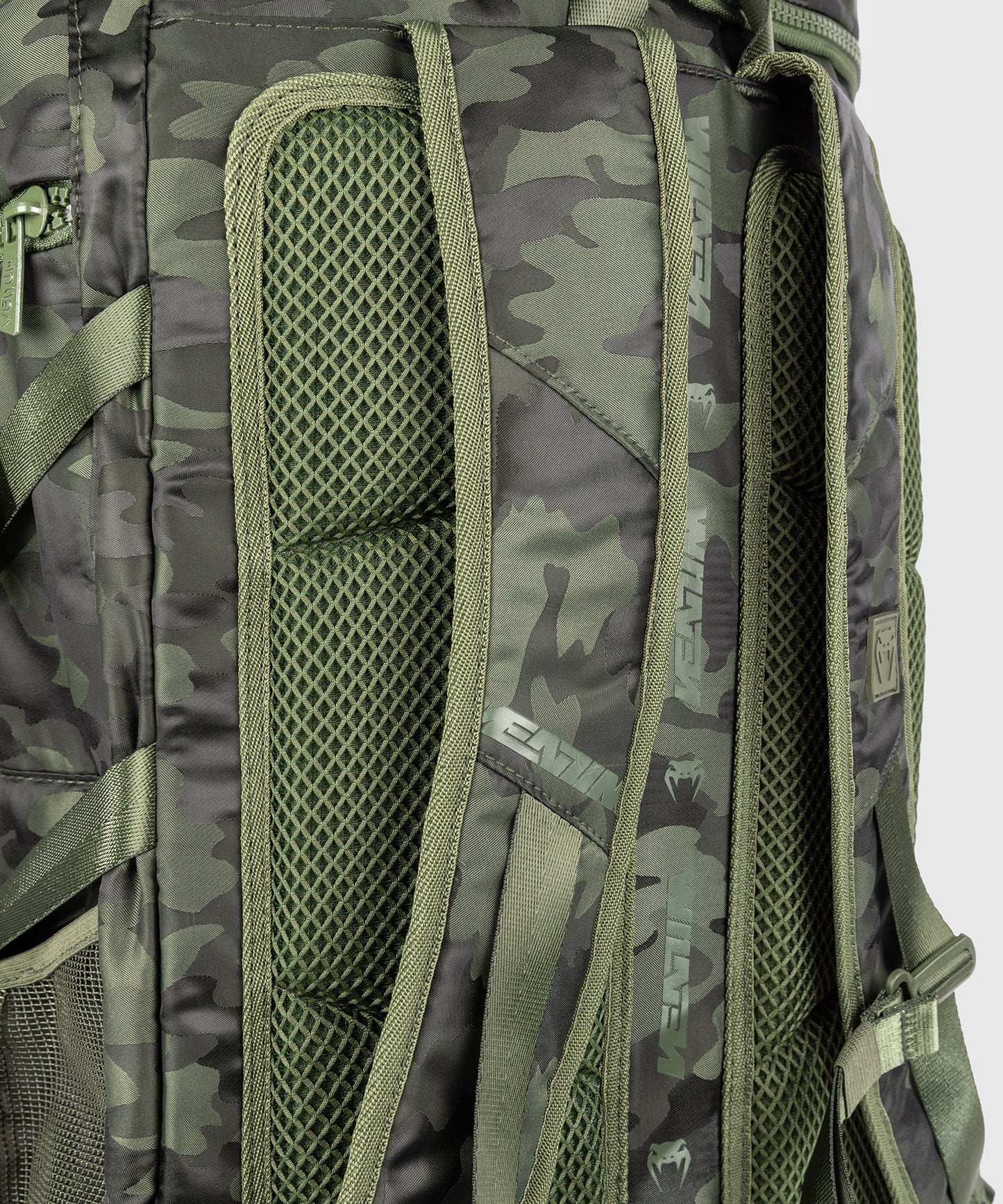 Venum Challenger Xtrem Mochila (50-63L) – Caqui/Camo
