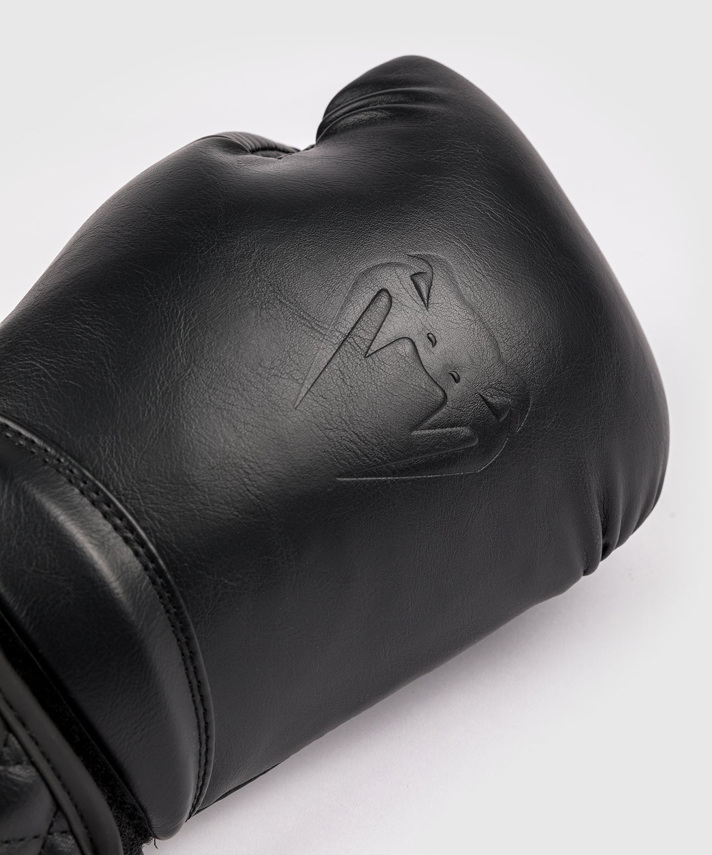 Venum Impact Classic Boxhandschuhe - Schwarz