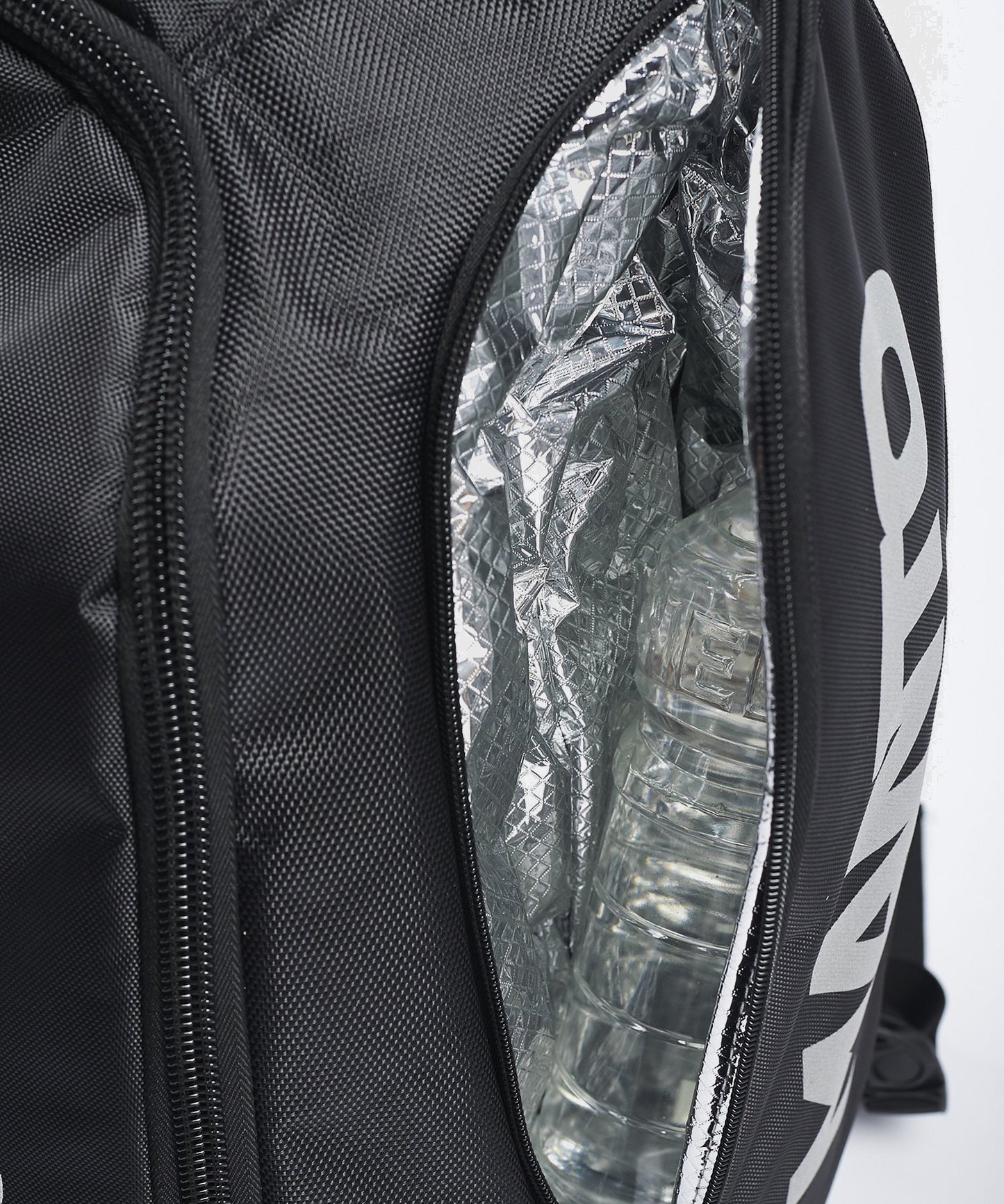Manto One XL Convertible Backpack - Black