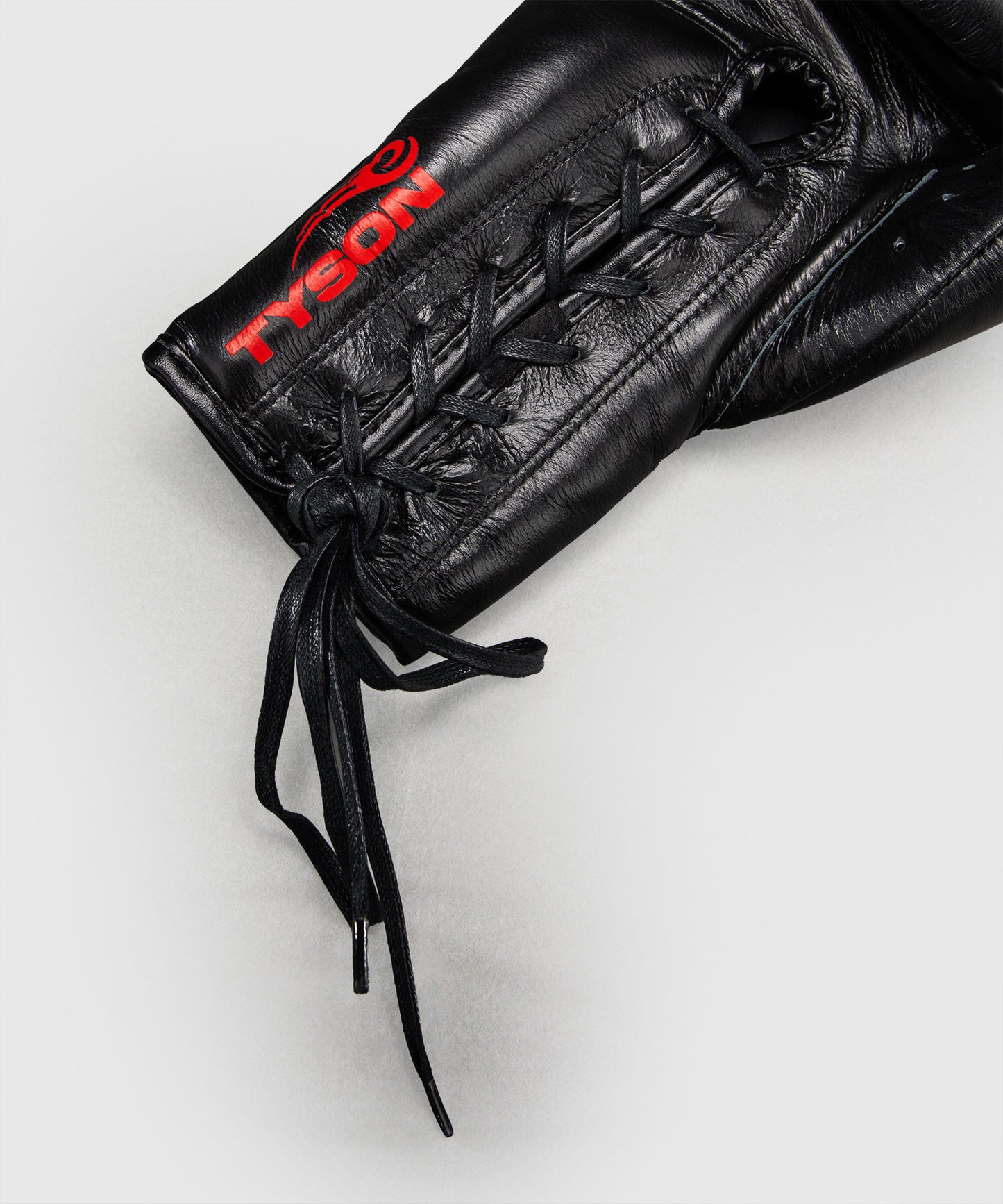 Gants de boxe Venum Giant 2.0 Mike Tyson Pro avec Lacets – Noir/Rouge - Sac inclus