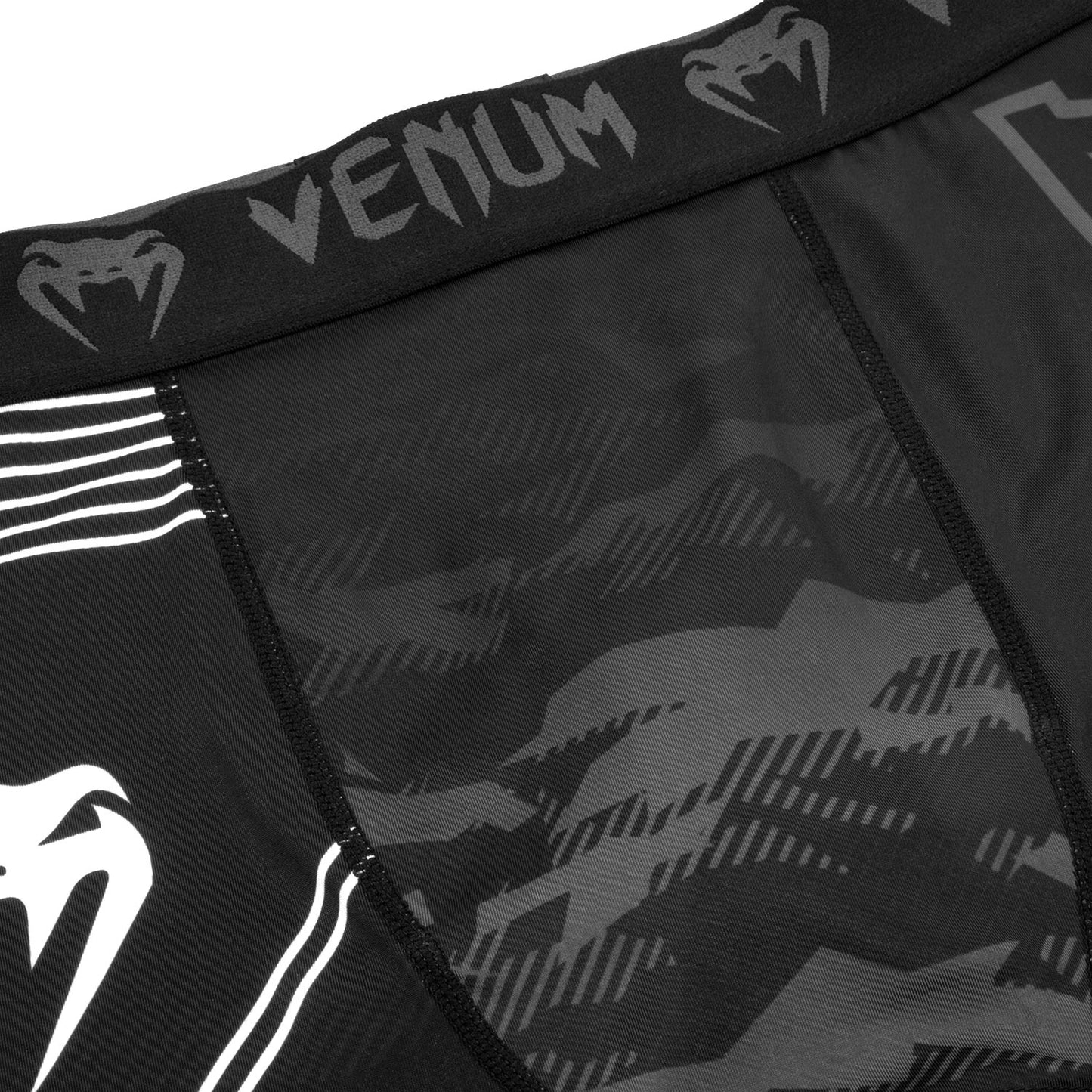 Short de compression Venum Okinawa 2.0 - Noir/Blanc