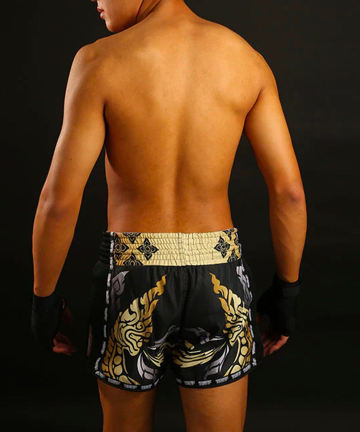 King Tuff Retro Style The Of Naga Pantaloncini da Muay Thai - Nero