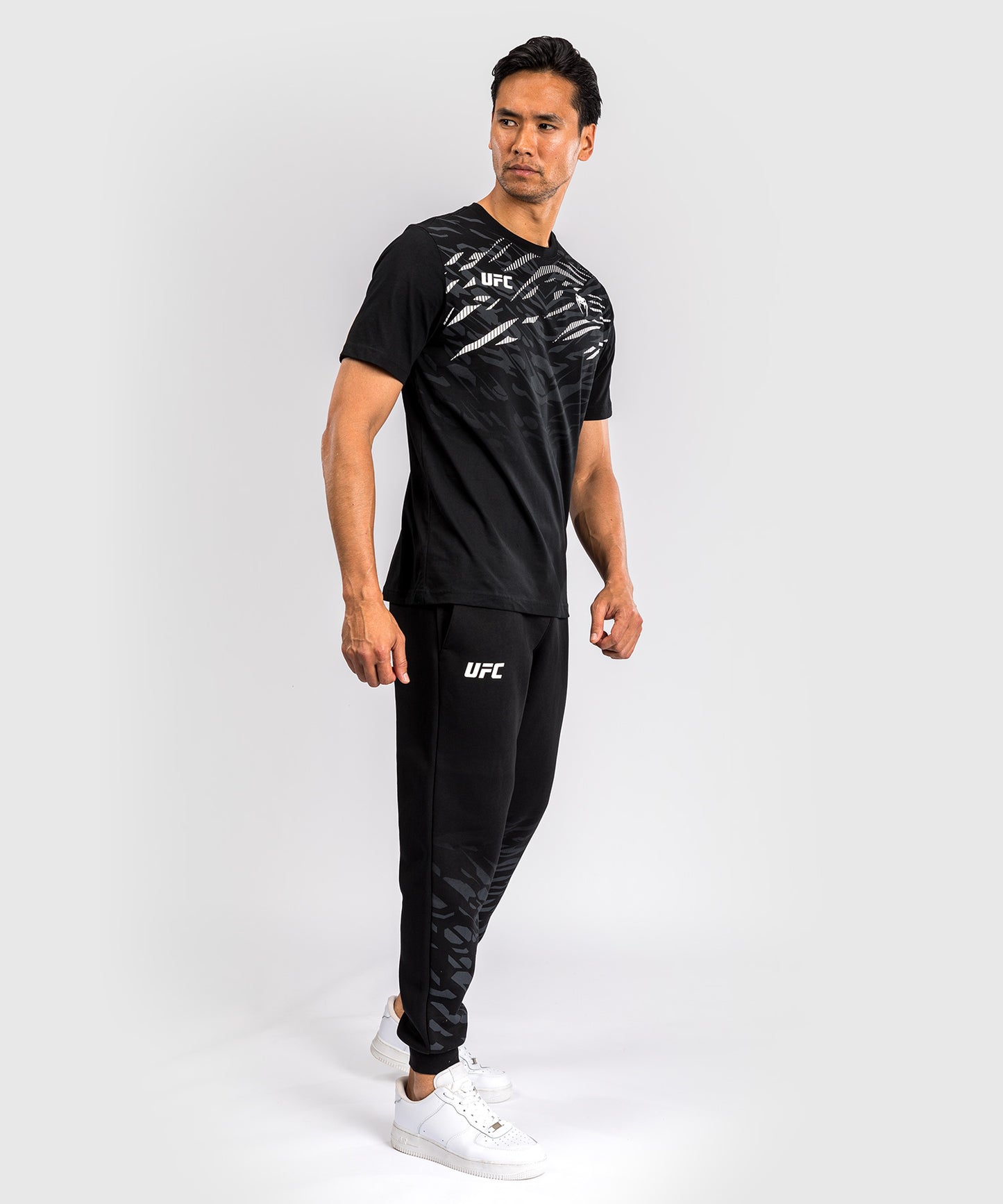UFC Fusion by Venum Replica Herren Kurzarm T-Shirt - Schwarz